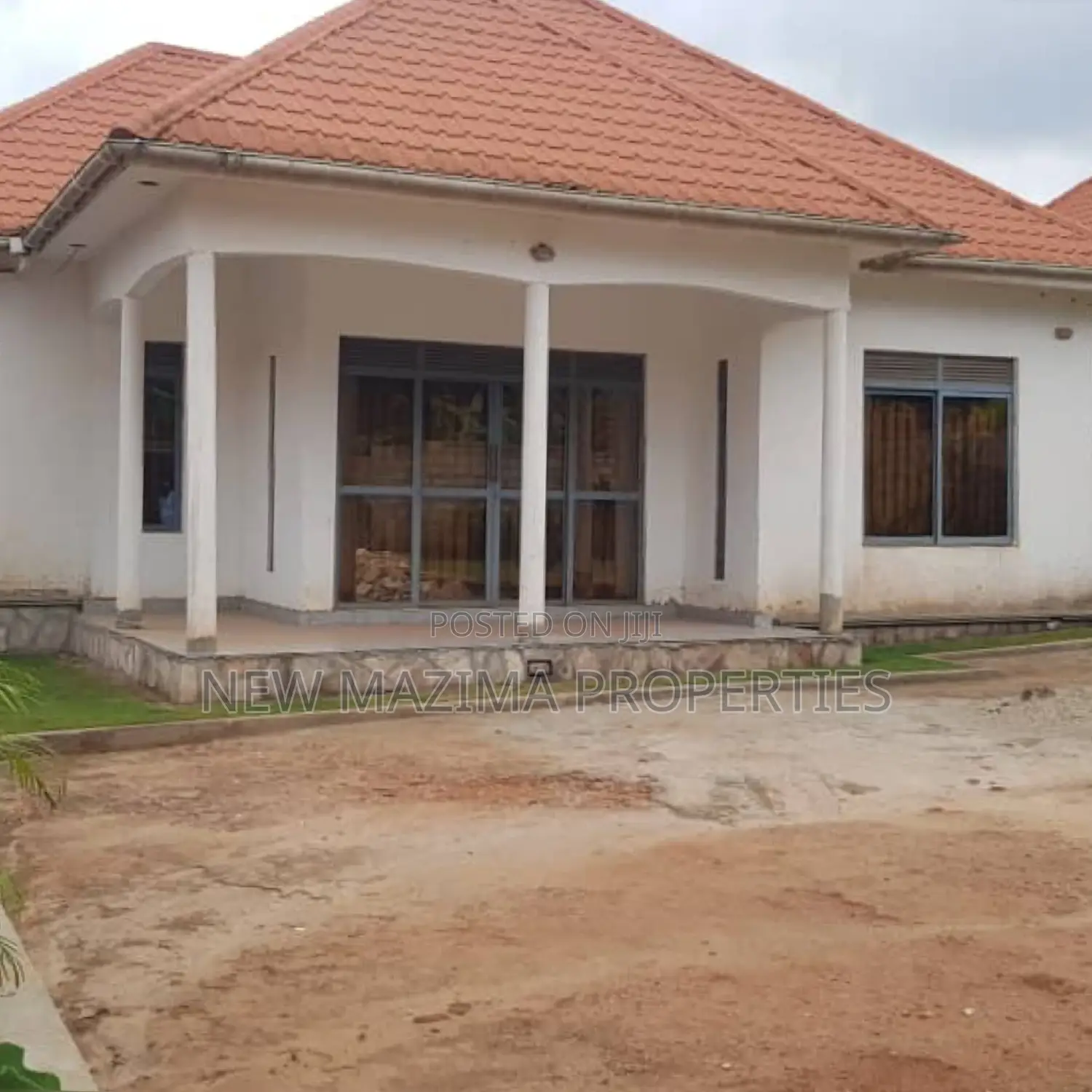 3bdrm Bungalow in Kitende Kitovu, Division A for sale in Division A