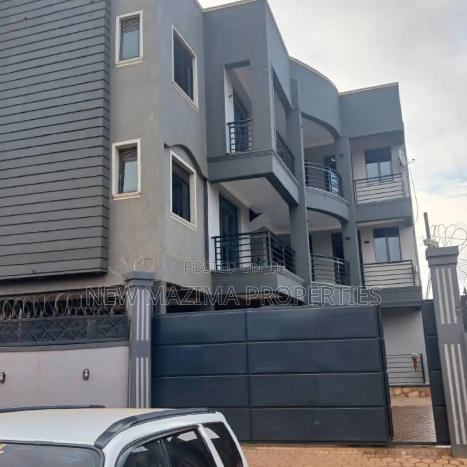 11bdrm Block of Flats in Najjanankumbi Along, Division A for sale in Division A