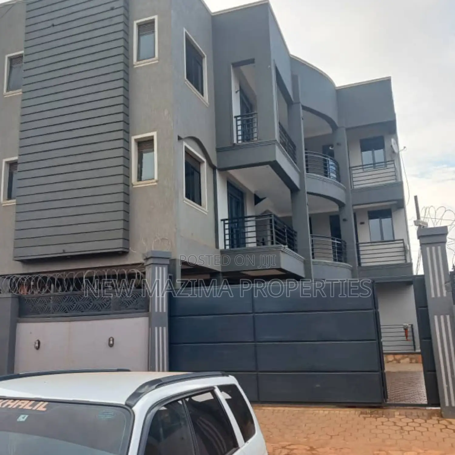 11bdrm Block of Flats in Najjanankumbi Along, Division A for sale in Division A