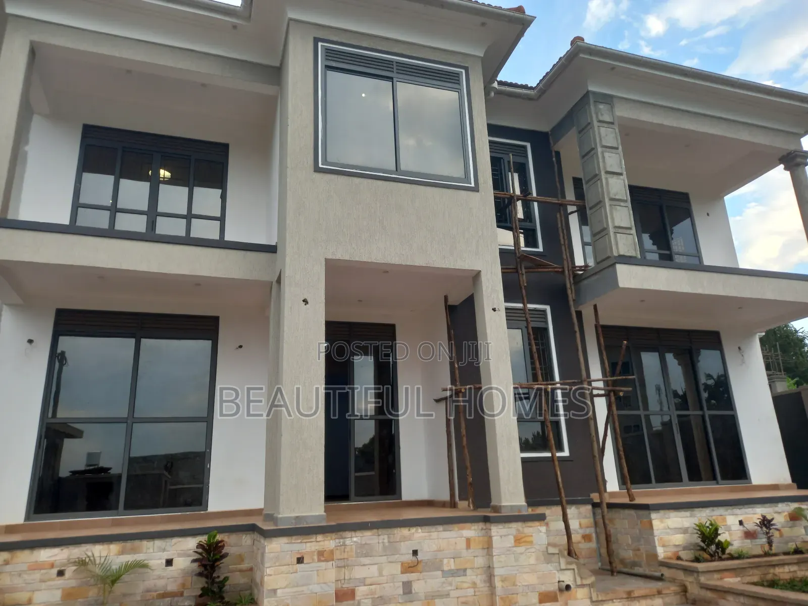 Furnished 5bdrm Duplex in Kira Town for sale in Kira