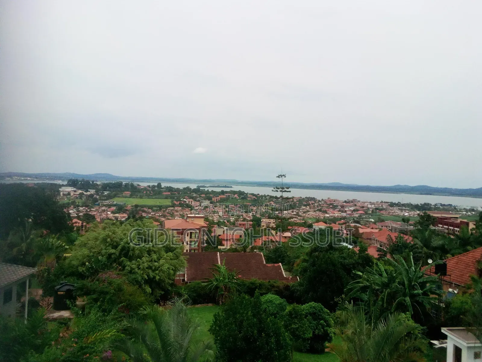 6bdrm Mansion in Buziga Lukuli Road, Makindye for sale in Makindye