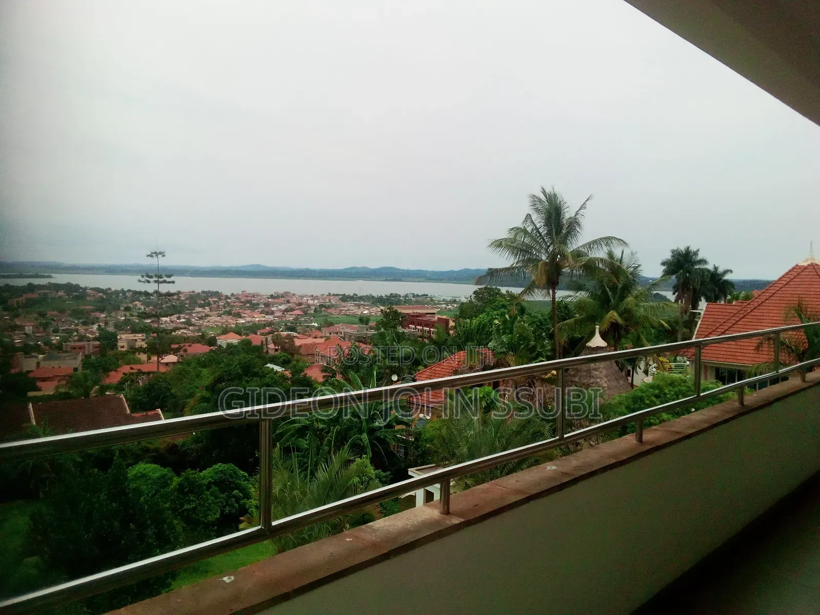 6bdrm Mansion in Buziga Lukuli Road, Makindye for sale in Makindye