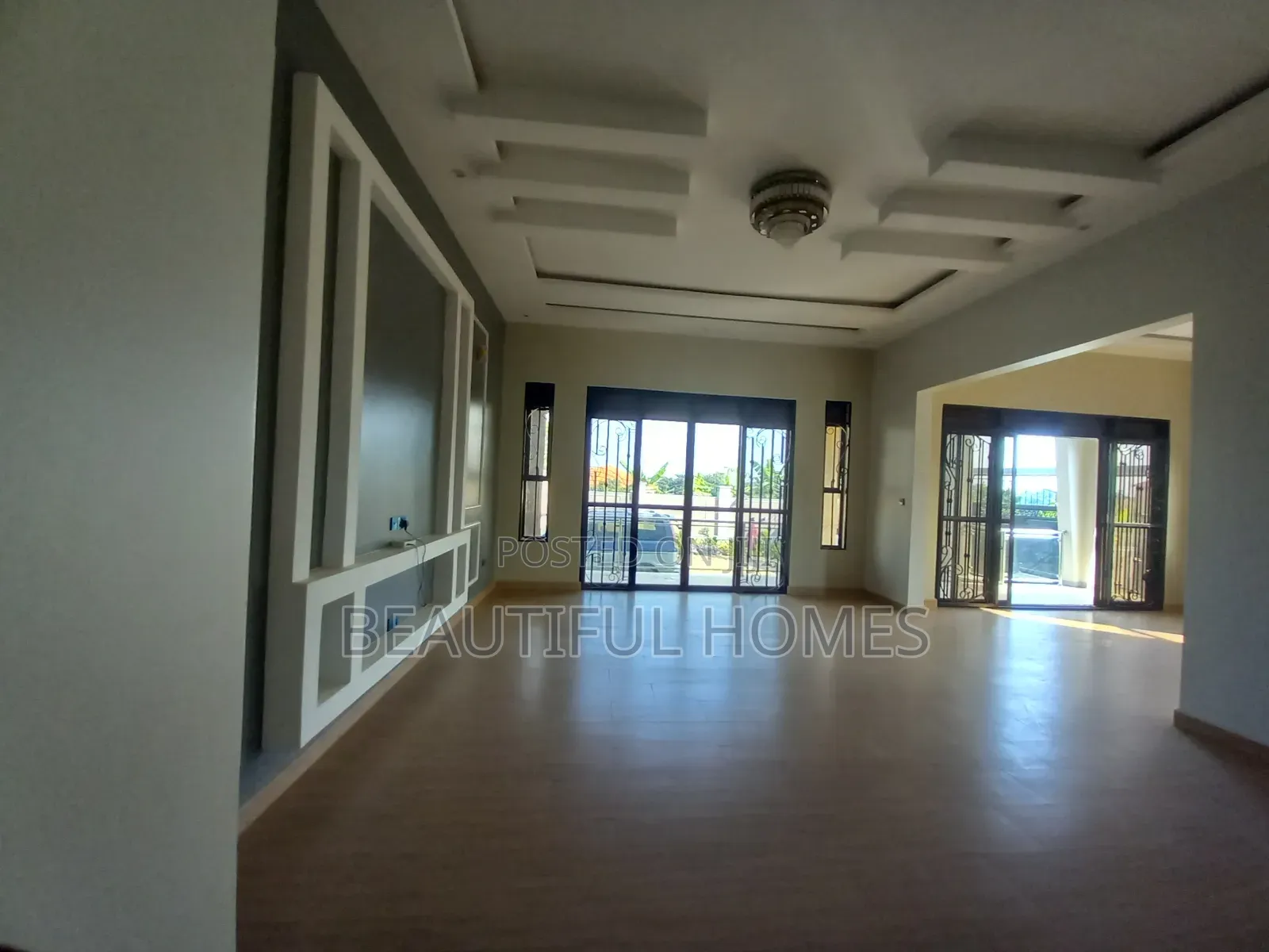 Furnished 5bdrm House in Kira Minister'S for sale in Kira