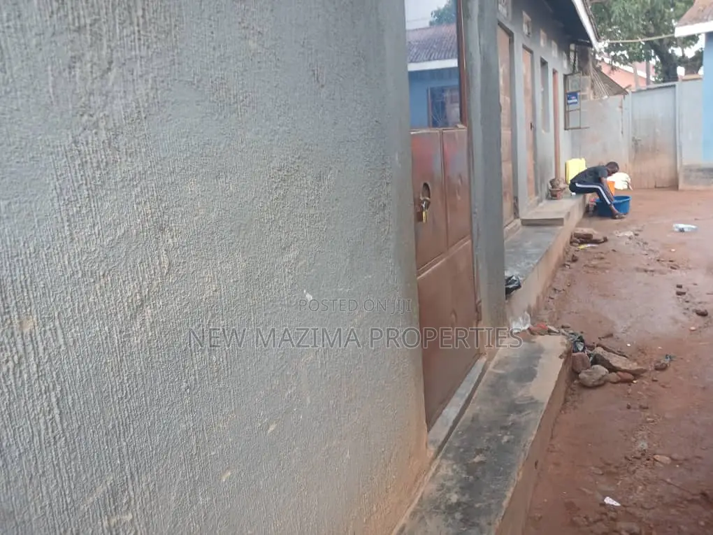Very Busy Commercial Plot on Quicksale in Heart of Nsambya in Division A