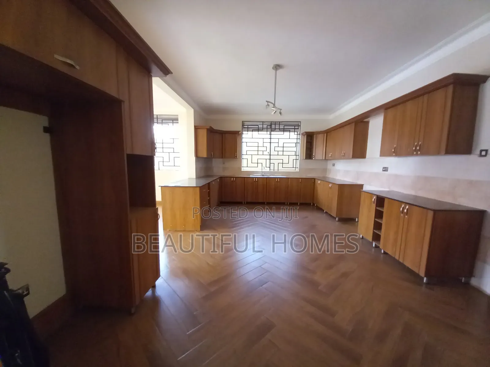 Furnished 6bdrm House in Kira Town for sale in Kira