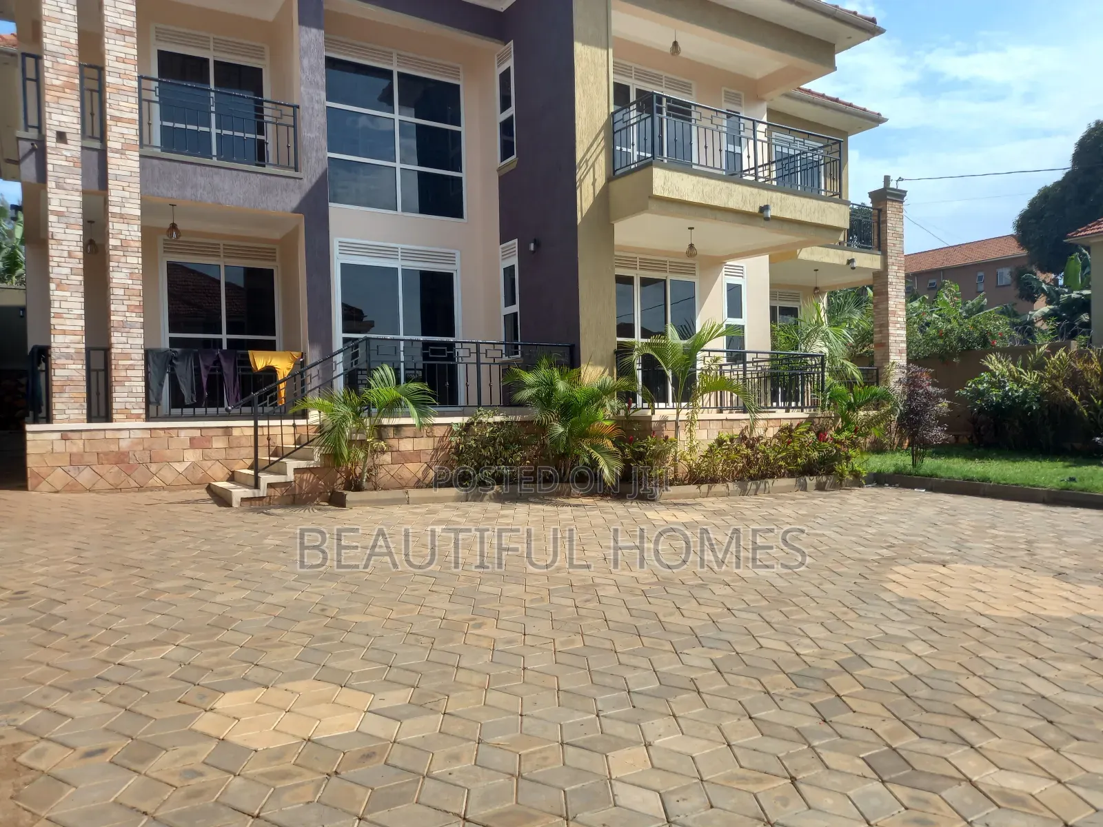 Furnished 6bdrm Duplex in Kira Tarmacked for sale in Kira