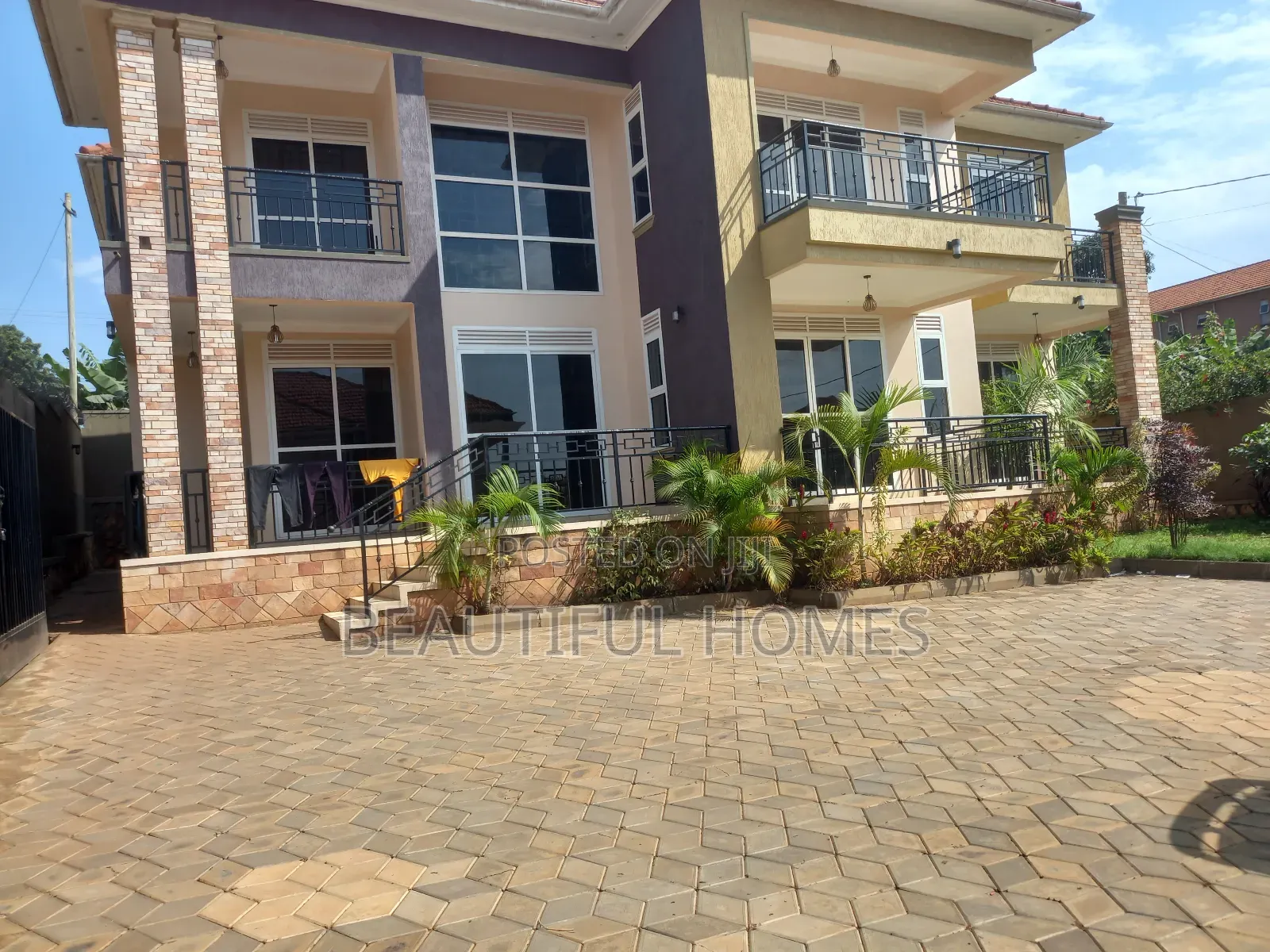 Furnished 6bdrm Duplex in Kira Tarmacked for sale in Kira