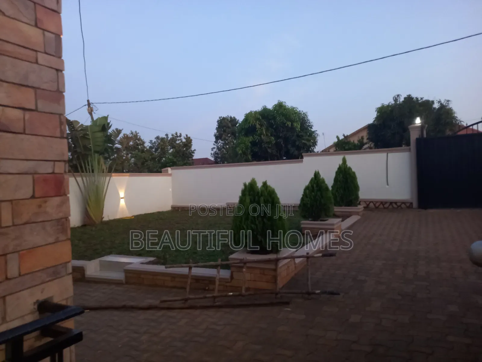 Furnished 4bdrm Villa in Kira for sale in Kira
