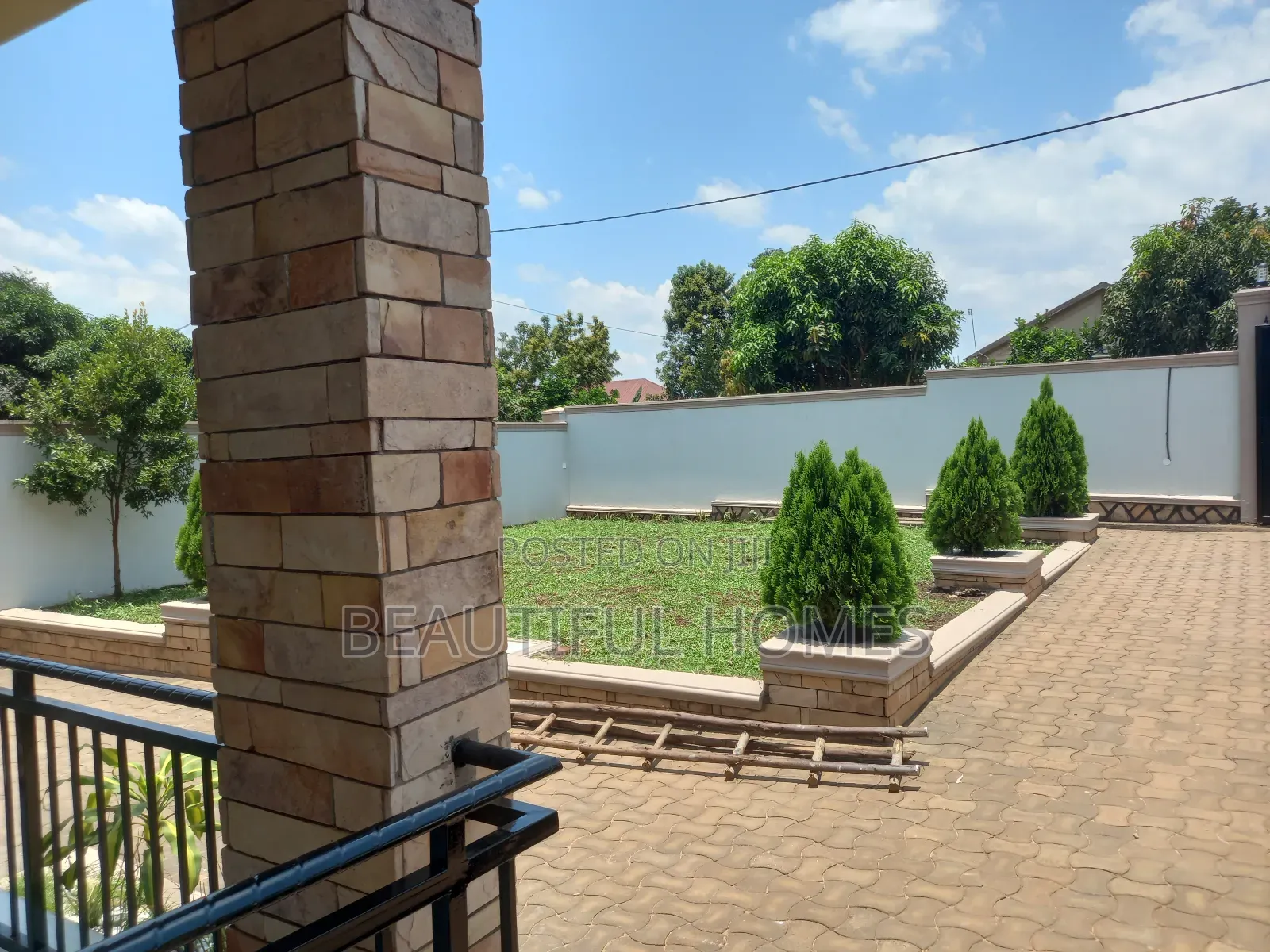 Furnished 4bdrm Bungalow in Kira for sale in Kira