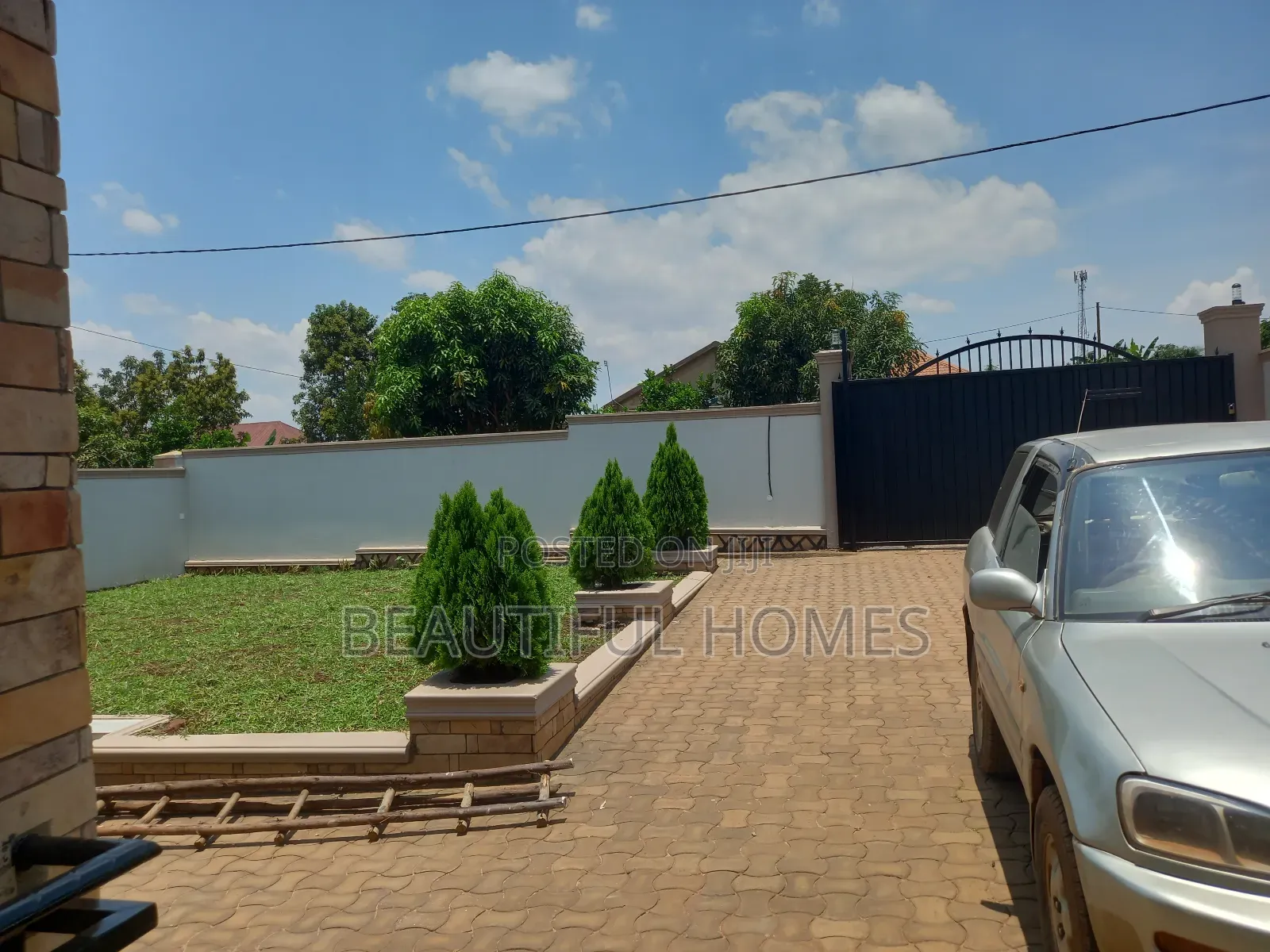 Furnished 4bdrm House in Kira for sale in Kira
