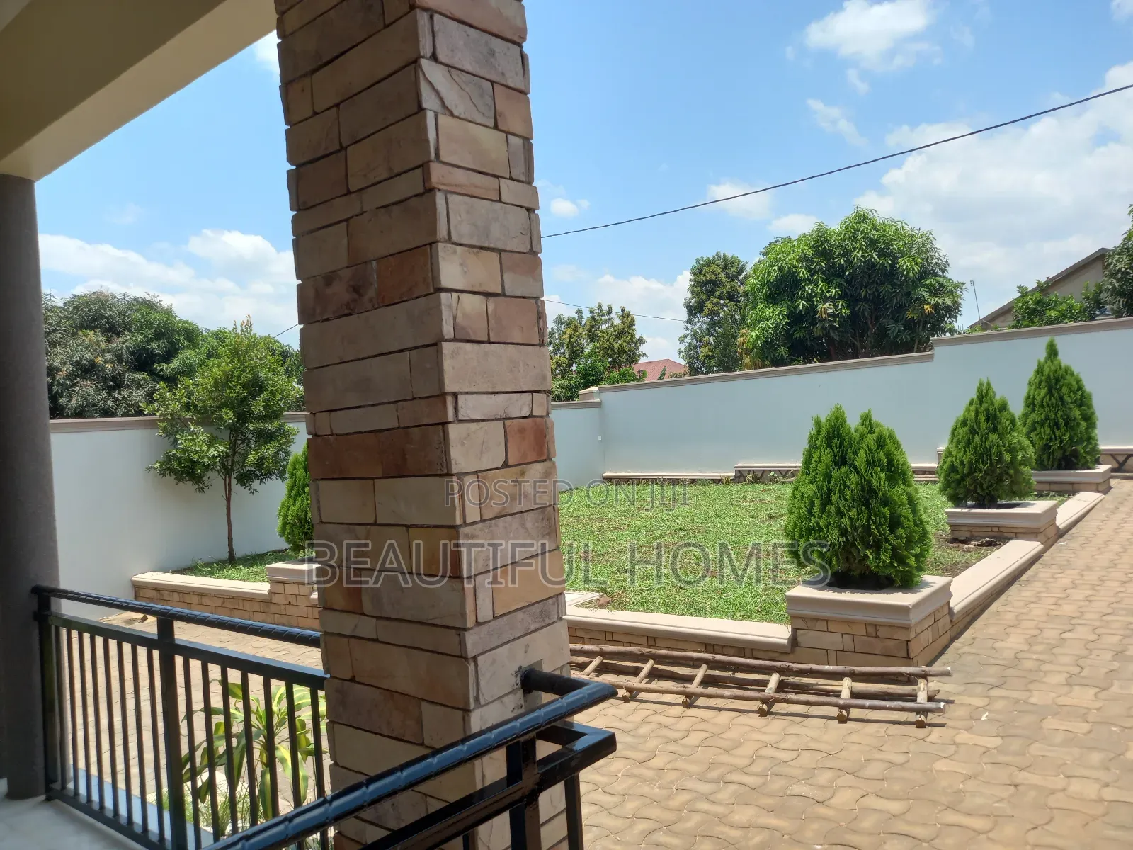 Furnished 4bdrm House in Kira for sale in Kira