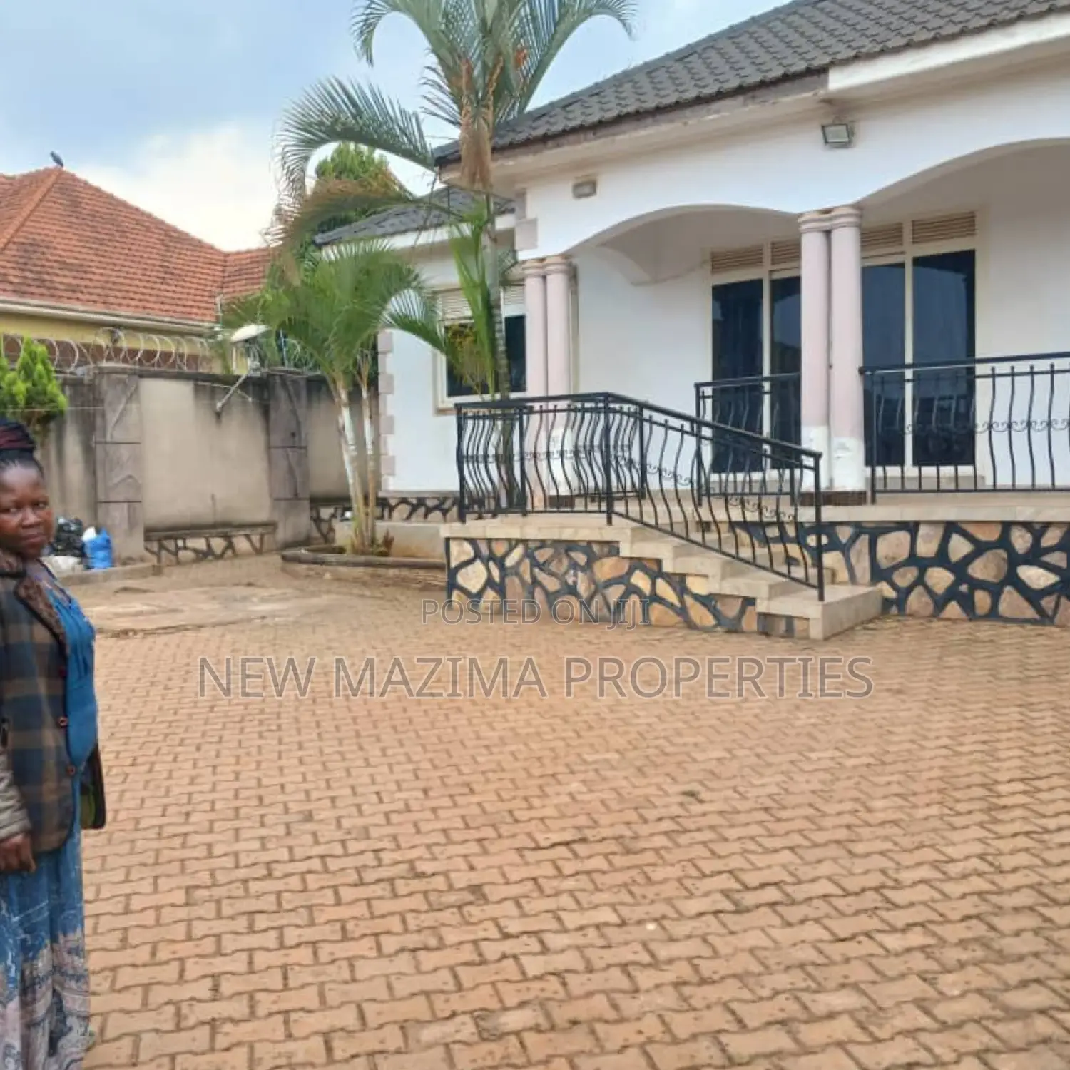 3bdrm Bungalow in Seguku Ntebe Rd, Division A for sale in Division A