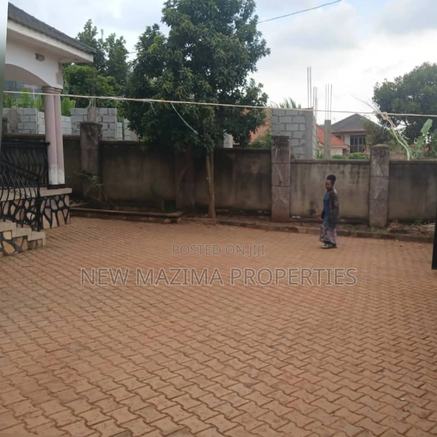 3bdrm Bungalow in Seguku Ntebe Rd, Division A for sale in Division A