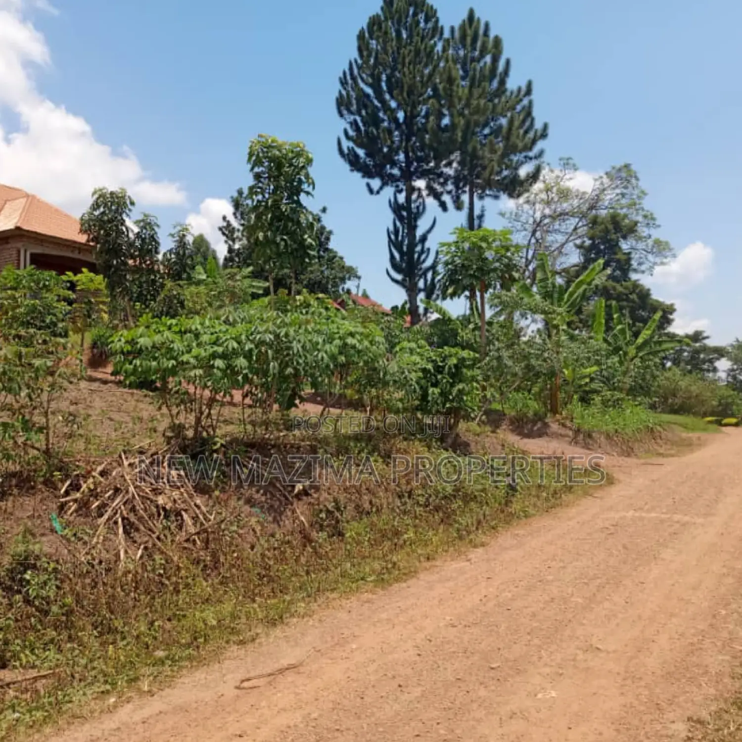 Very Nice Plot Equivalent 100ftx100ft in Kakiri Nakyerongosa in Division A