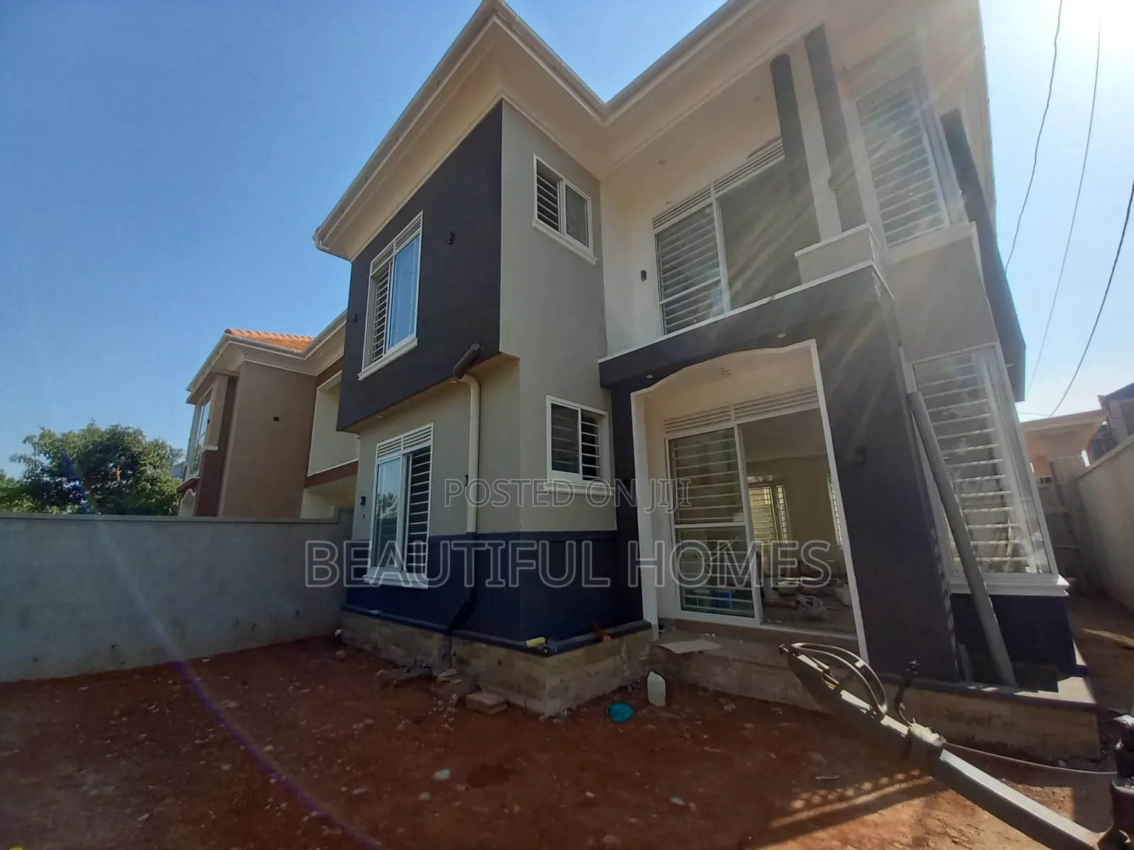 Furnished 4bdrm Duplex in Kira for sale in Kira