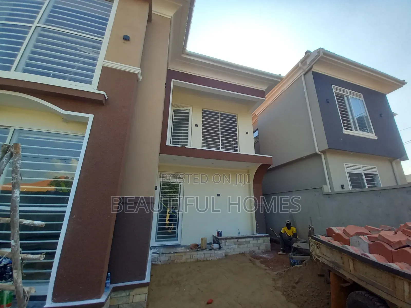 Furnished 4bdrm Duplex in Kira for sale in Kira