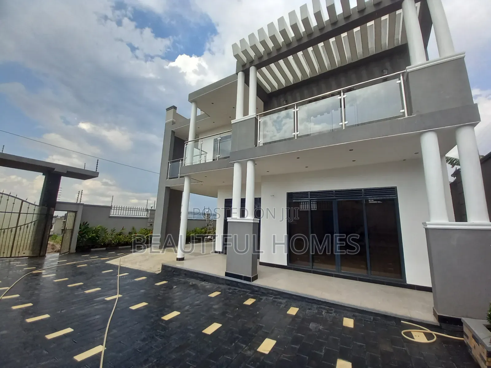 Furnished 5bdrm House in Kira for sale in Kira