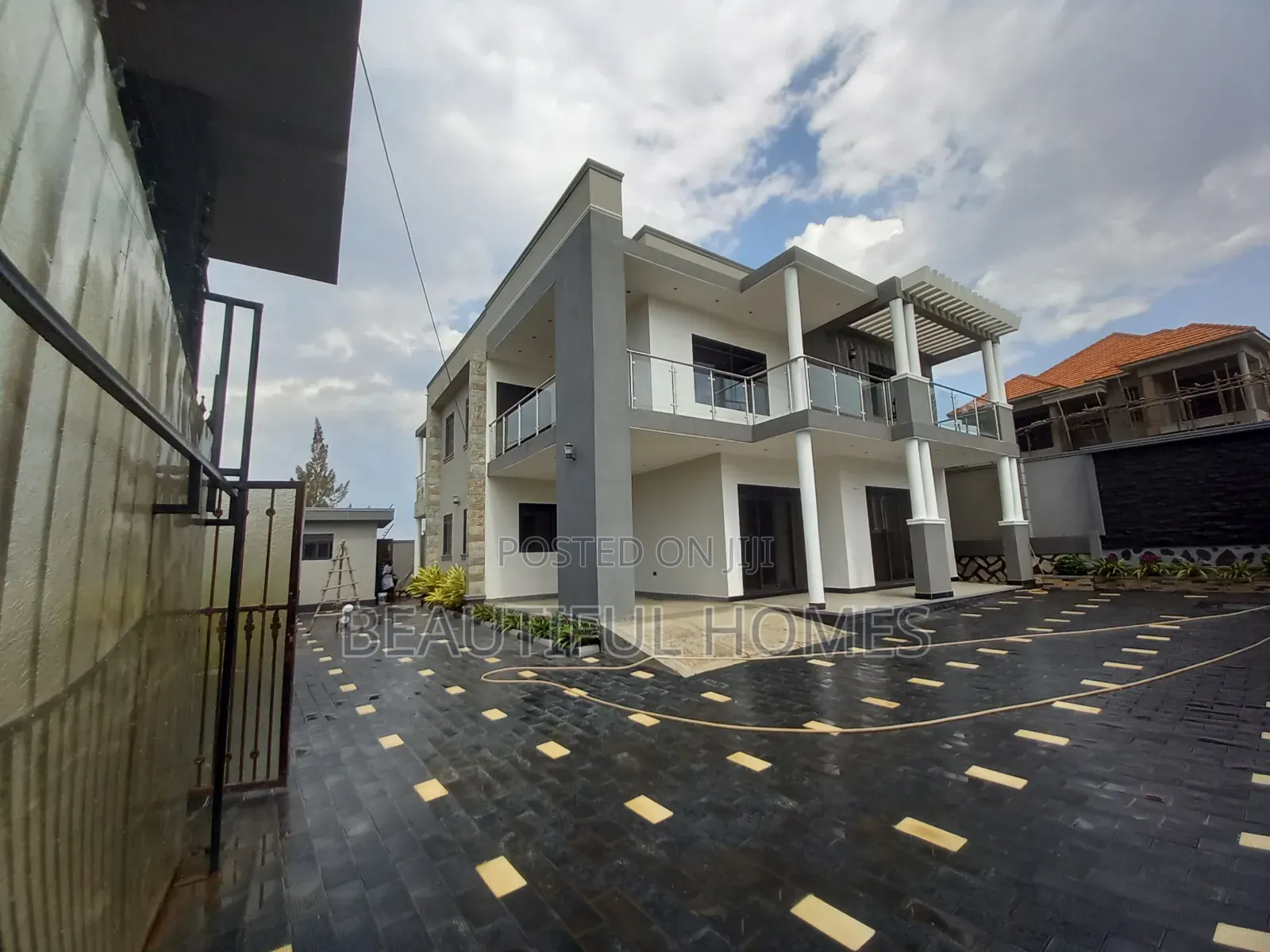Furnished 5bdrm House in Kira for sale in Kira