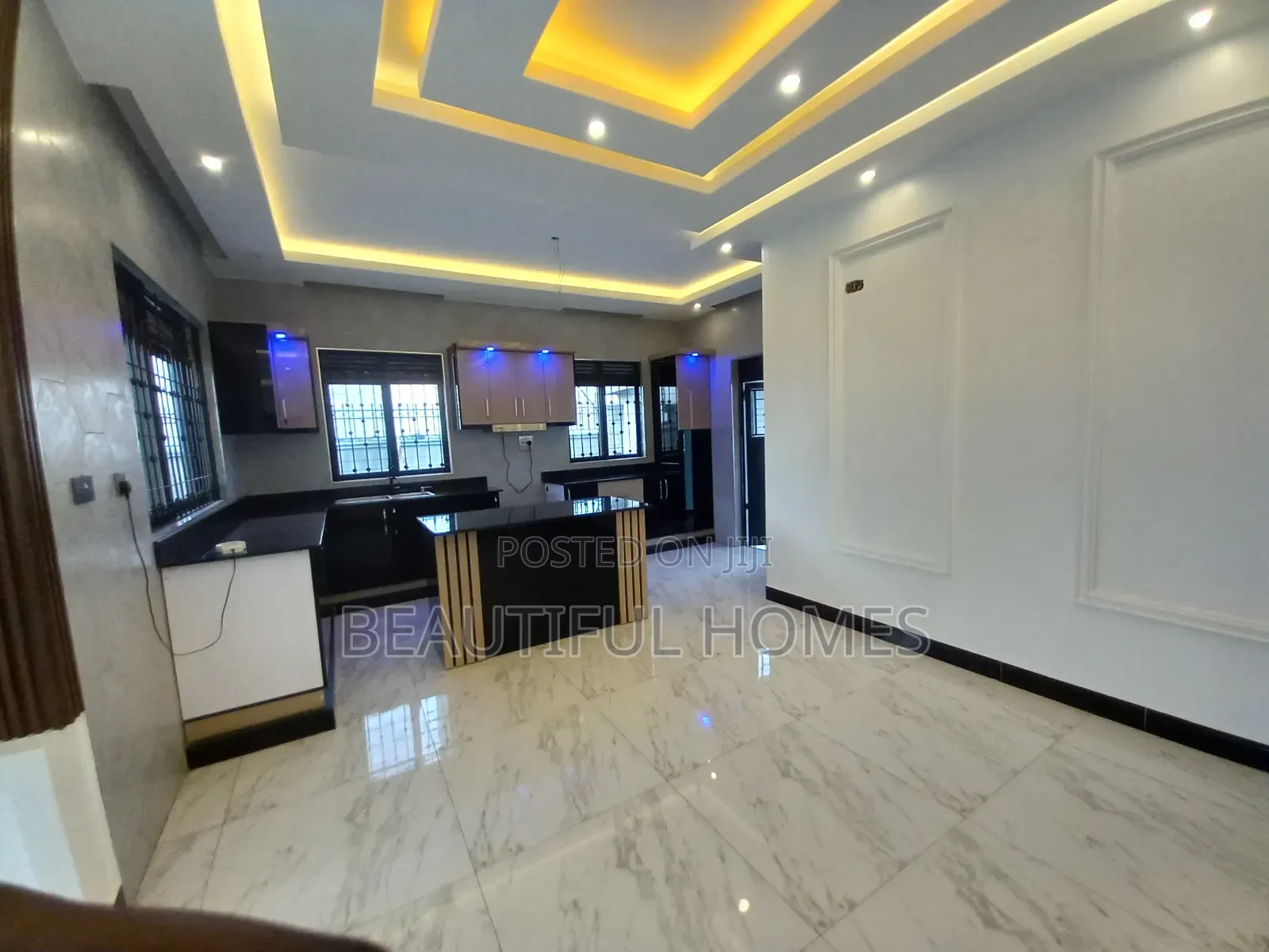 Furnished 5bdrm Duplex in Kira Rich for sale in Kira