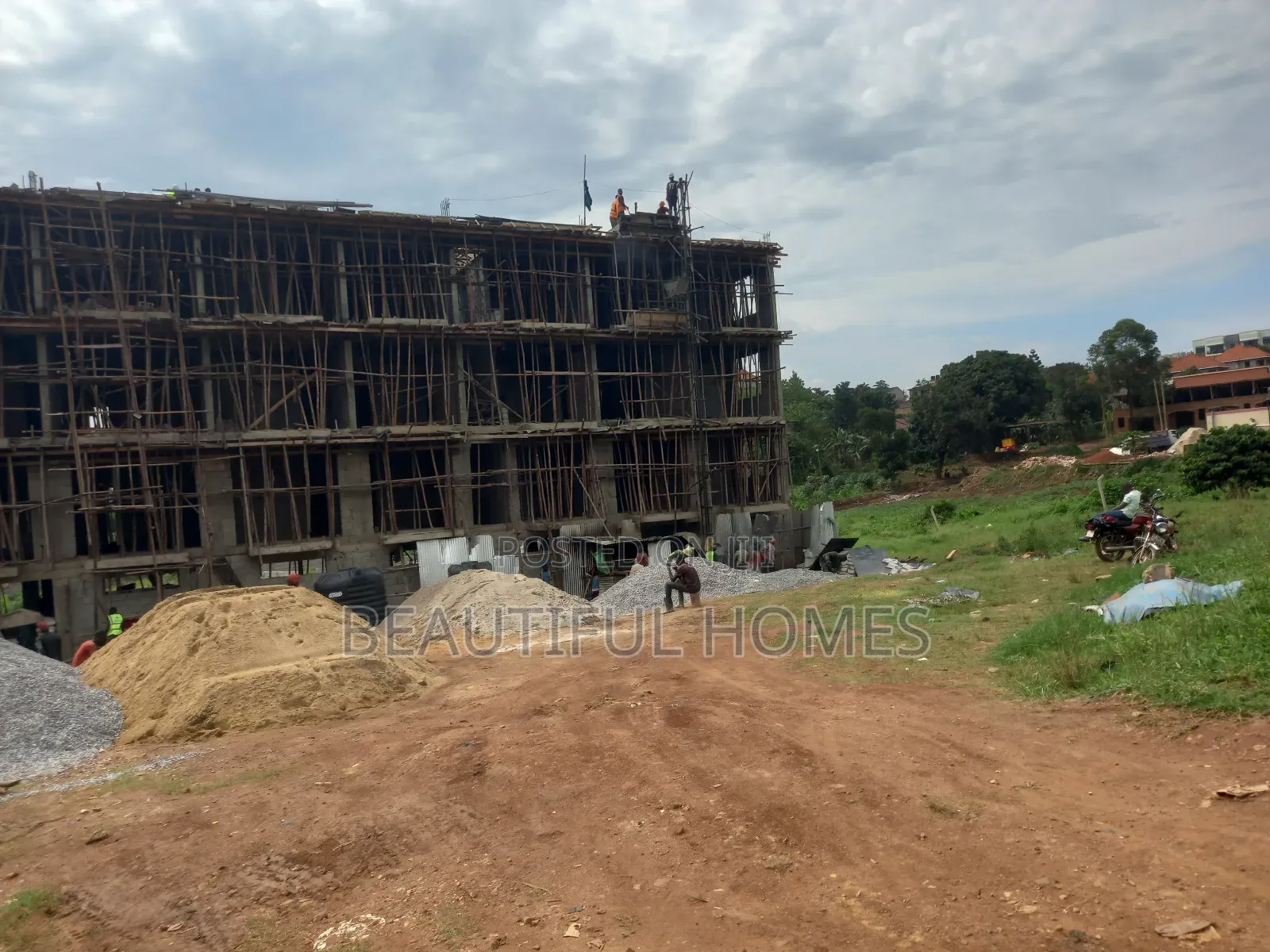 Furnished 2bdrm Condo in Kira Town for sale in Kira