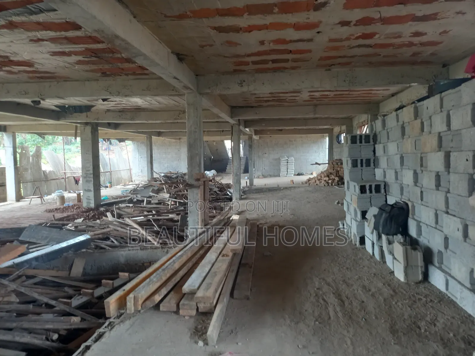 Furnished 2bdrm Condo in Kira Town for sale in Kira