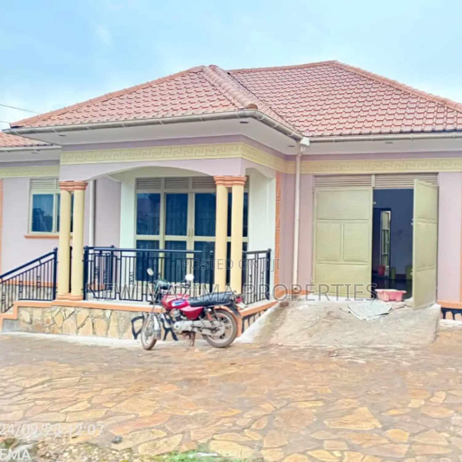 3bdrm Bungalow in Bulenga Buloba, Division A for sale in Division A