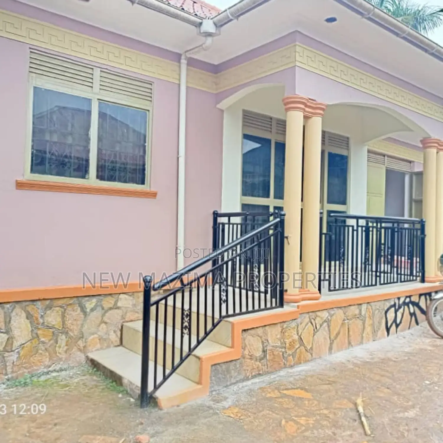 3bdrm Bungalow in Bulenga Buloba, Division A for sale in Division A