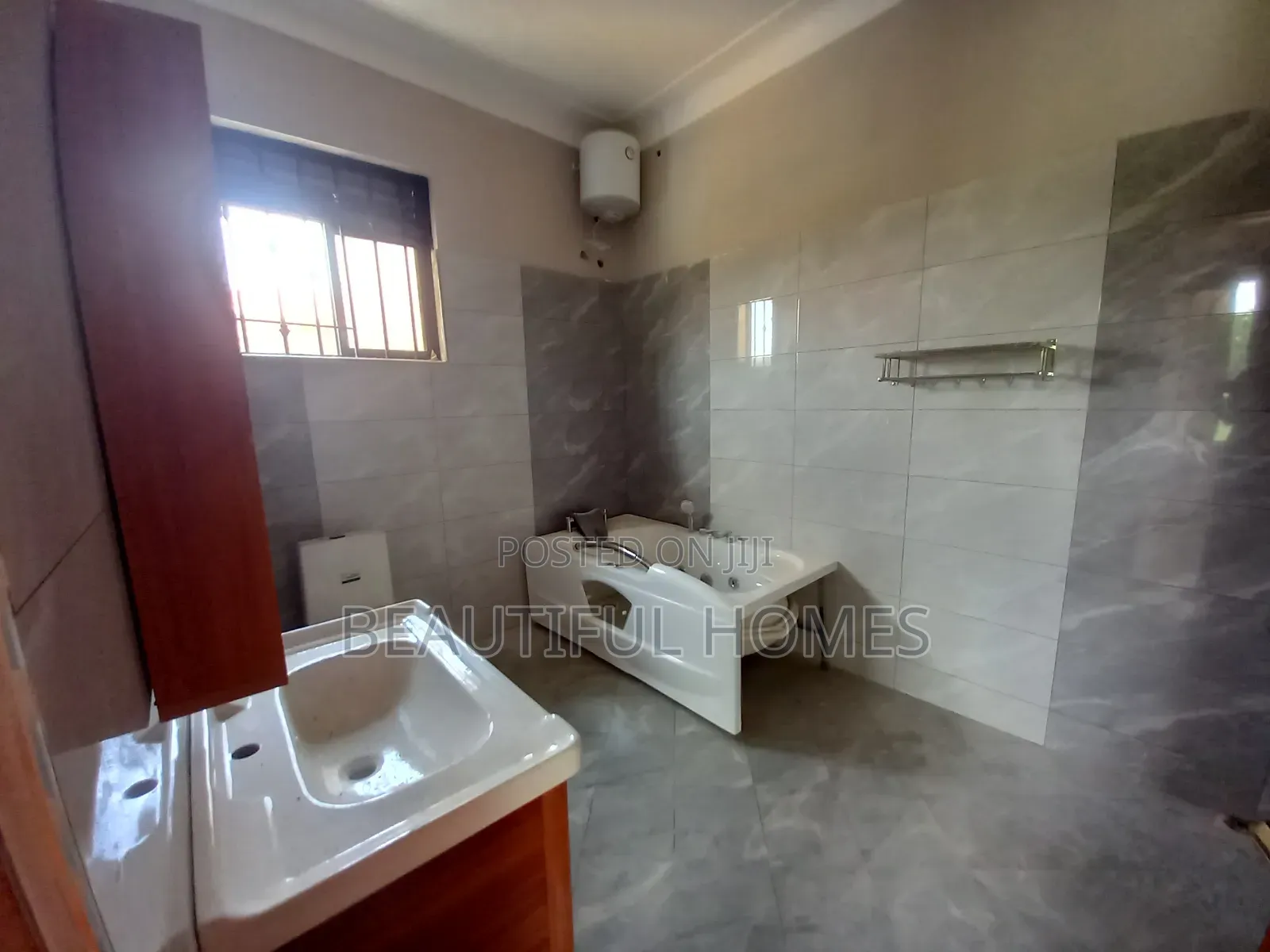 Furnished 4bdrm House in Kira Corporate for sale in Kira