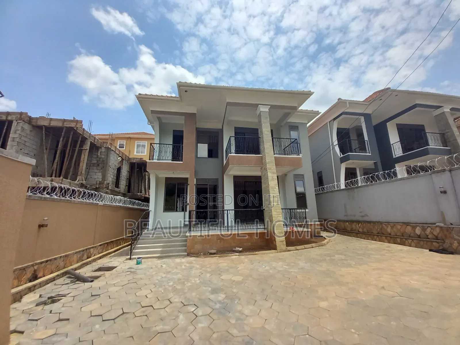 Furnished 4bdrm Duplex in Kira Gated Estate for sale in Kira