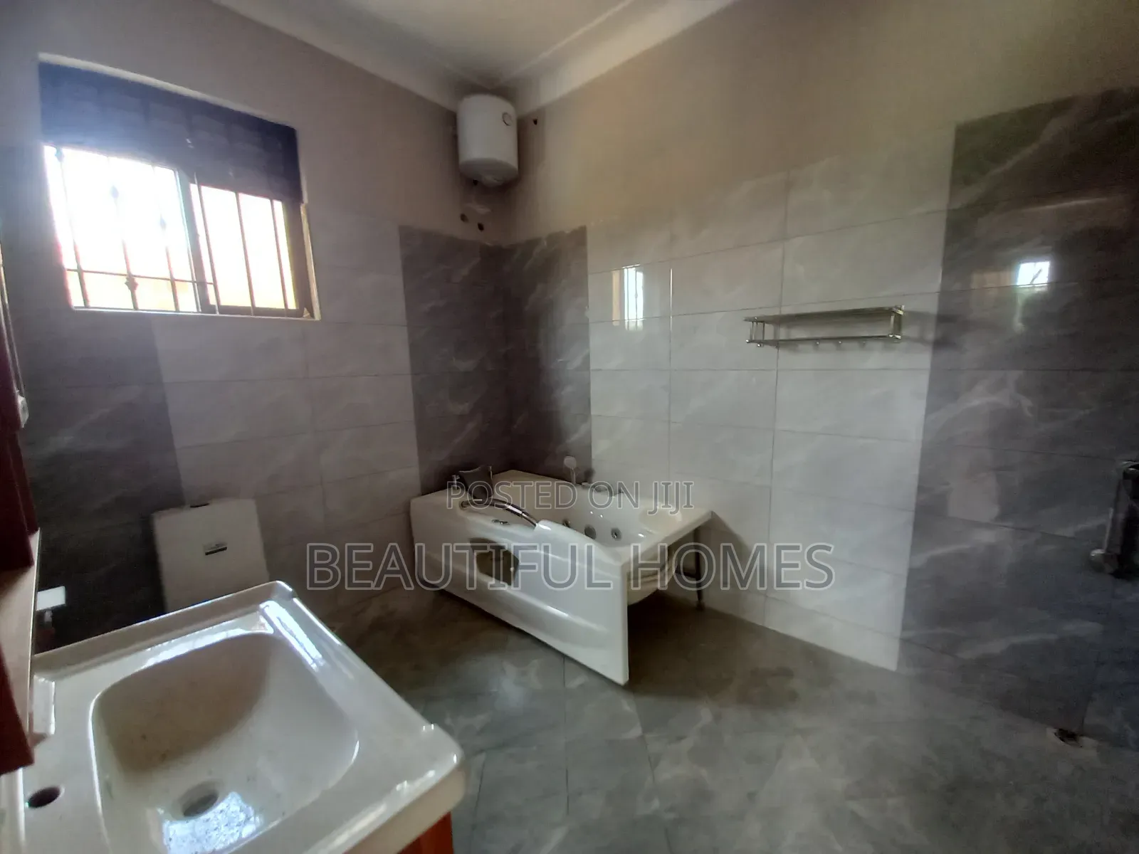 Furnished 4bdrm Duplex in Kira Gated Estate for sale in Kira
