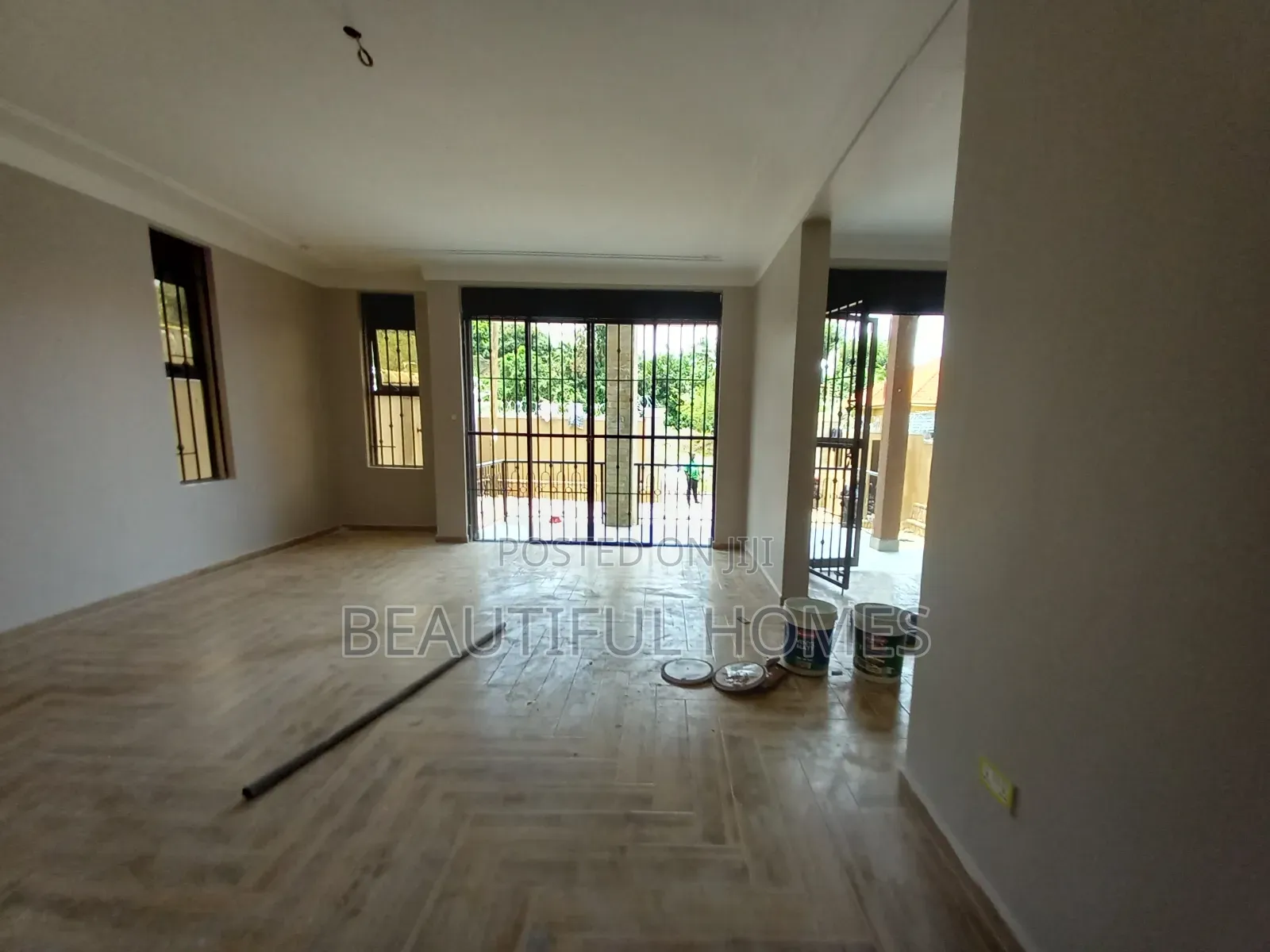 Furnished 4bdrm Mansion in Kira Gated Estate for sale in Kira