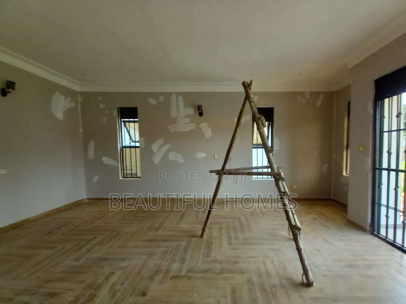 Furnished 4bdrm Mansion in Kira Gated Estate for sale in Kira