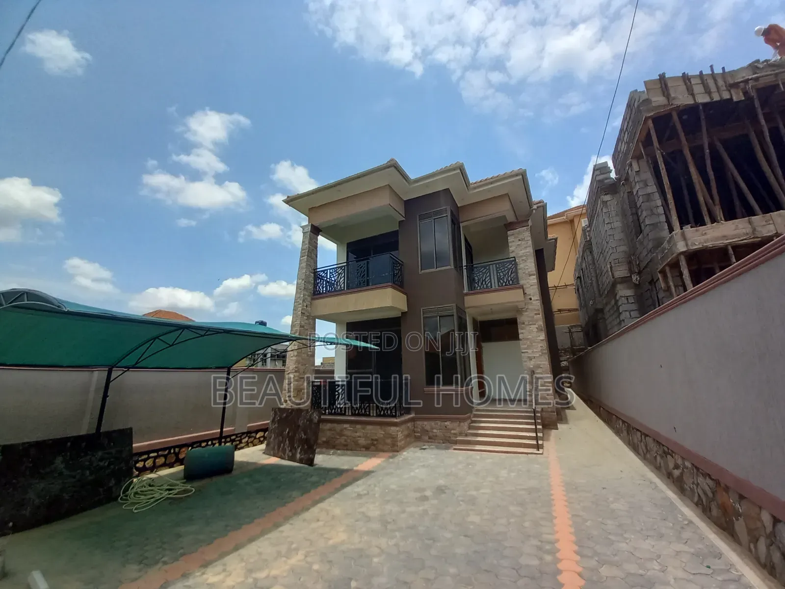Furnished 4bdrm Duplex in Kira Gated for sale in Kira