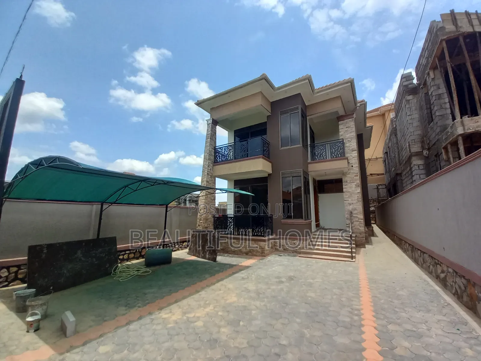 Furnished 4bdrm Duplex in Kira Gated for sale in Kira