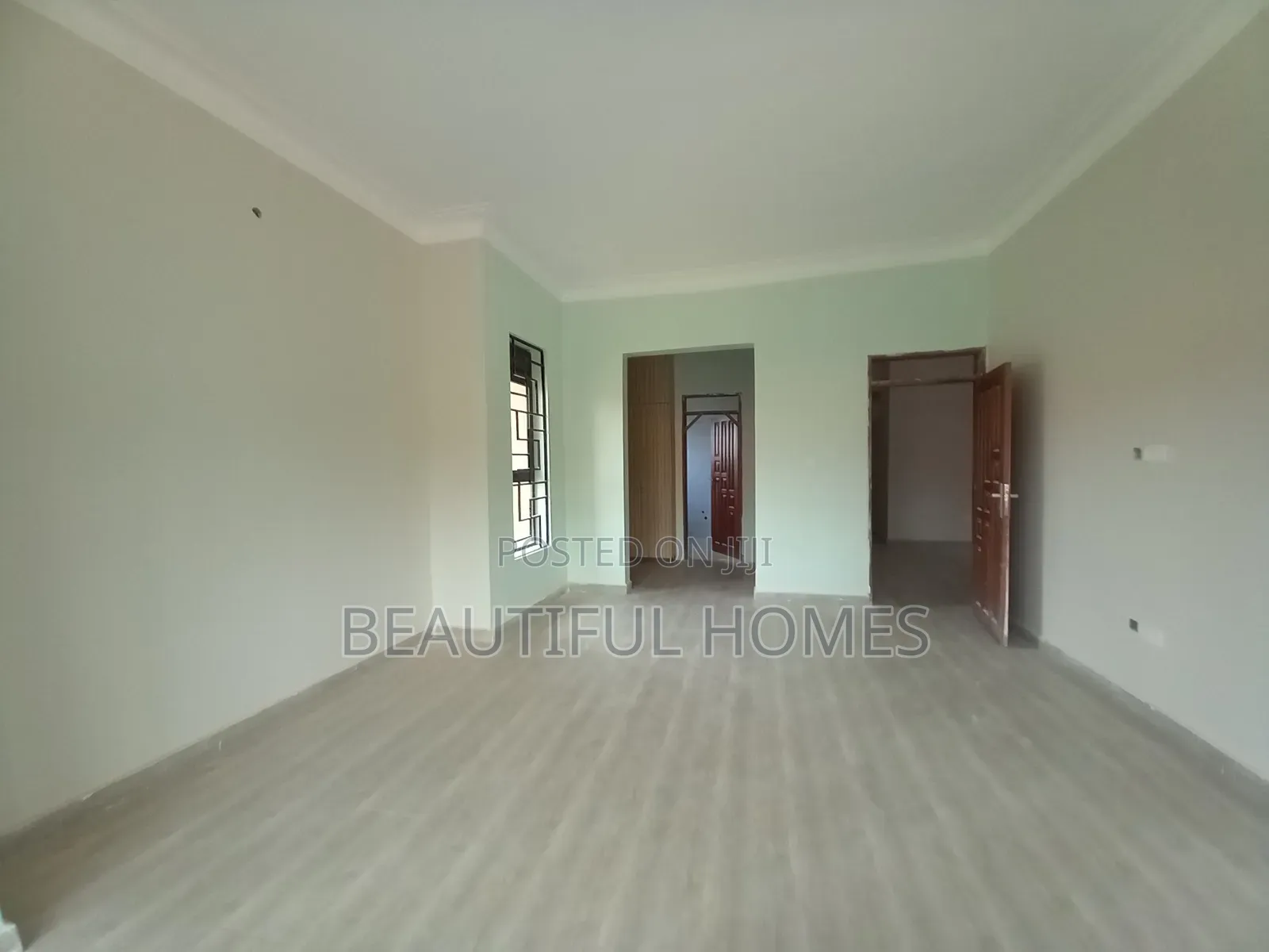 Furnished 4bdrm Duplex in Kira Modern Tarmack for sale in Kira
