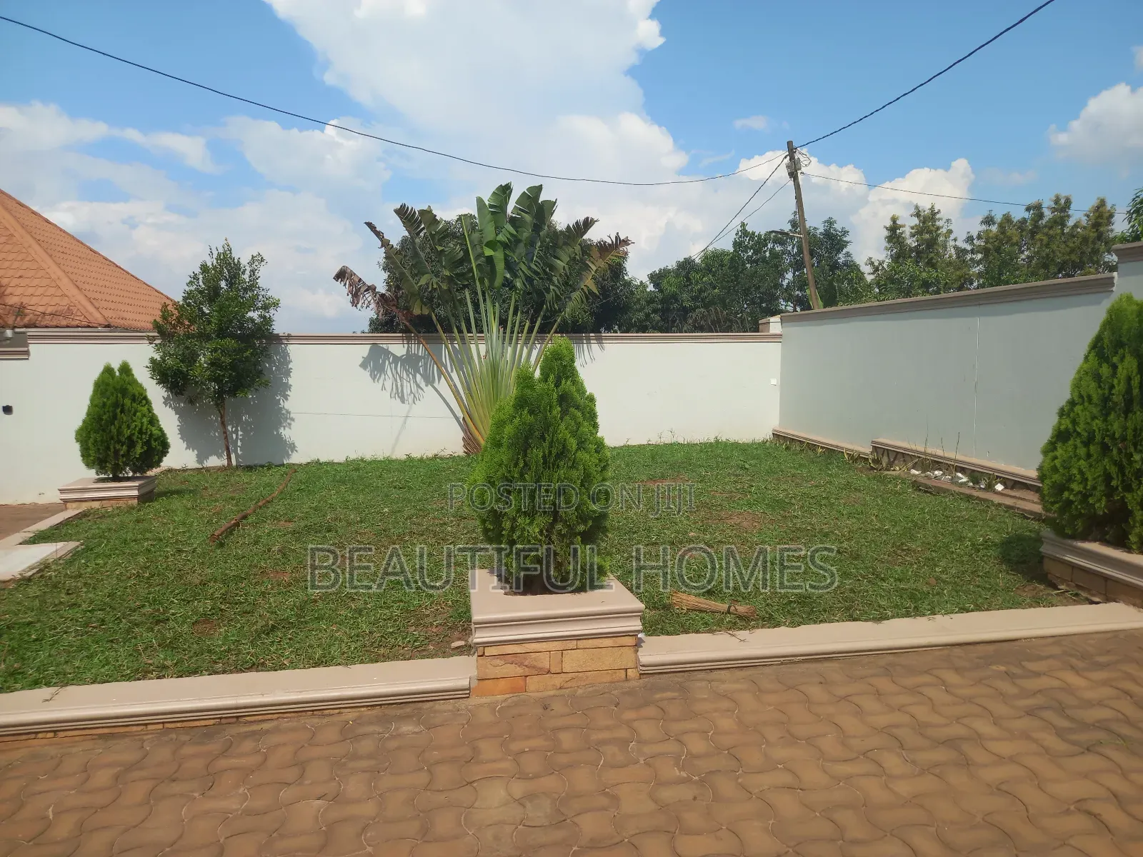 Furnished 4bdrm Villa in Kira for sale in Kira