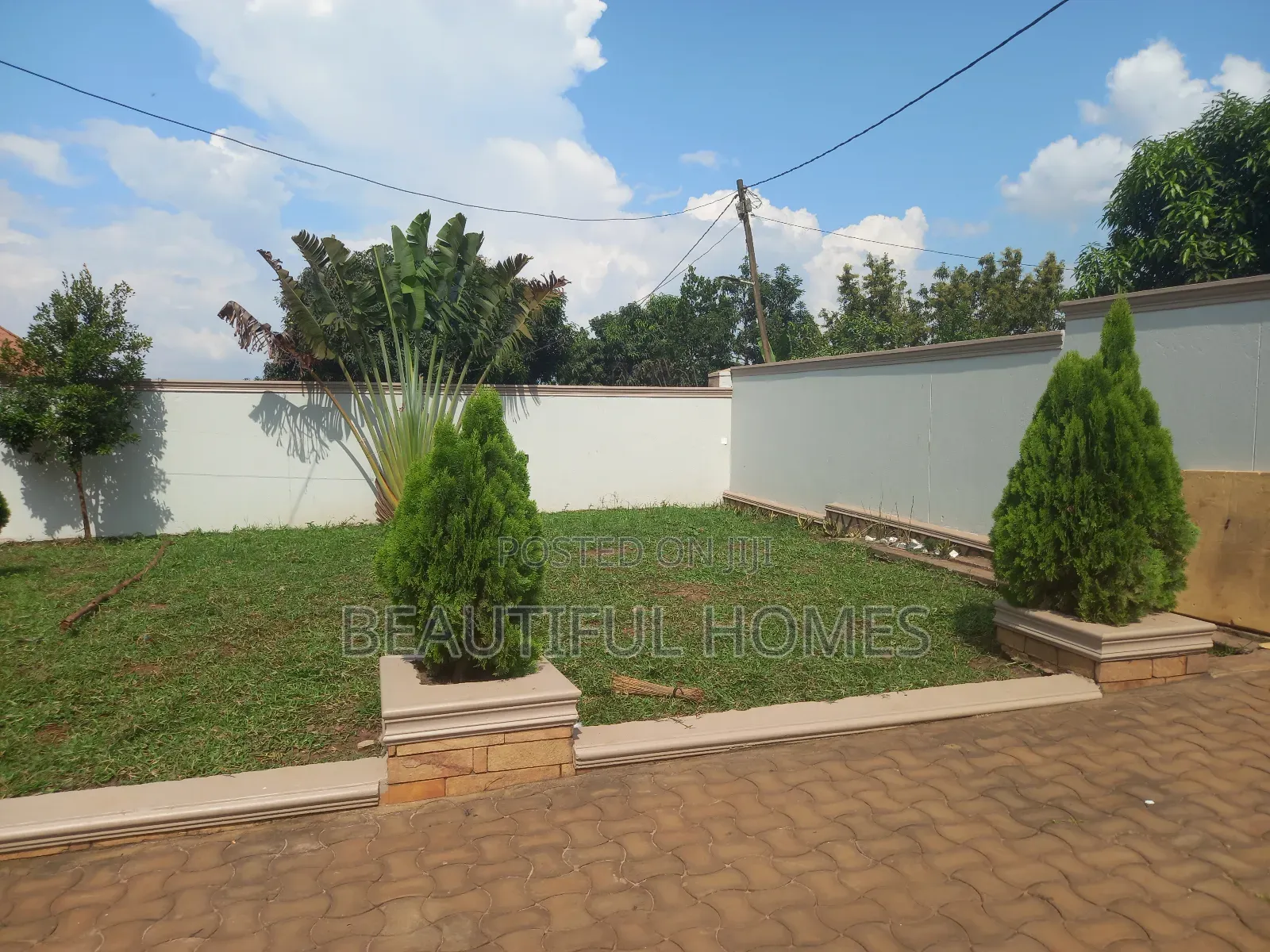 Furnished 4bdrm Bungalow in Kira for sale in Kira