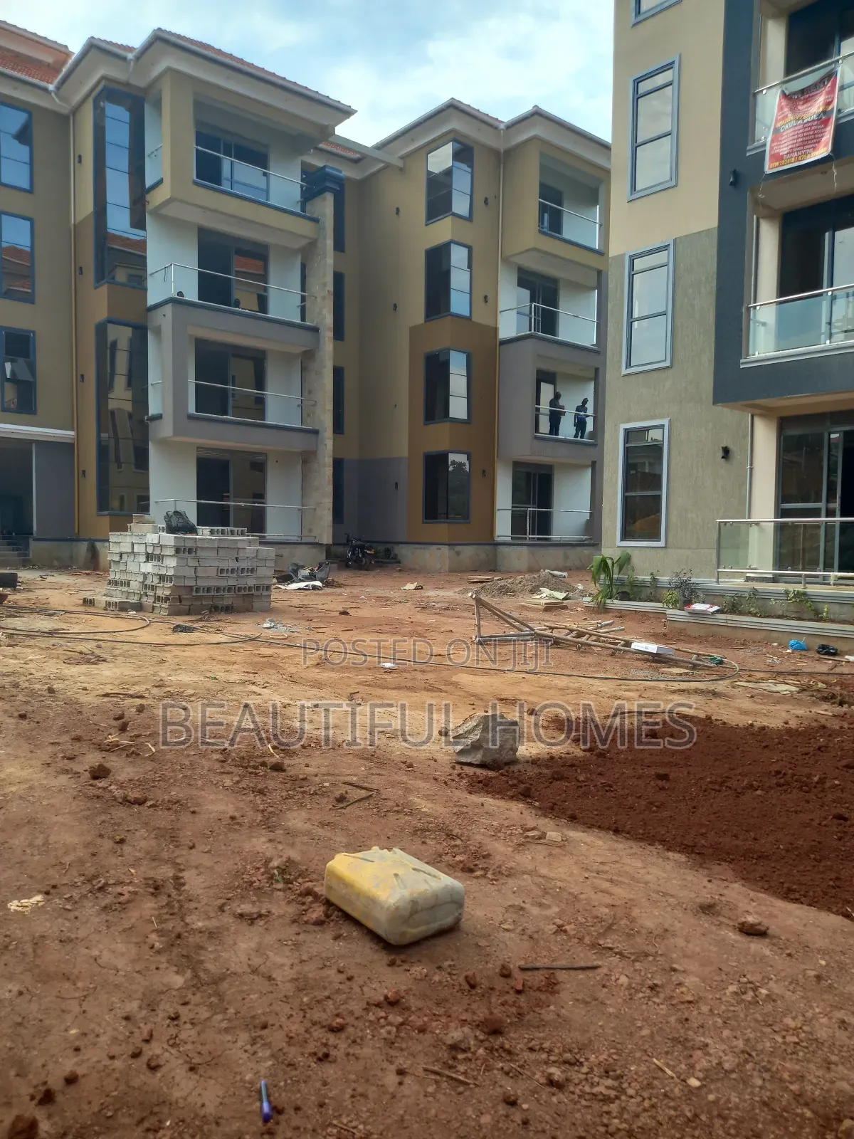 Furnished 2bdrm Block of Flats in Kisaasi, Central Division for sale in Central Division