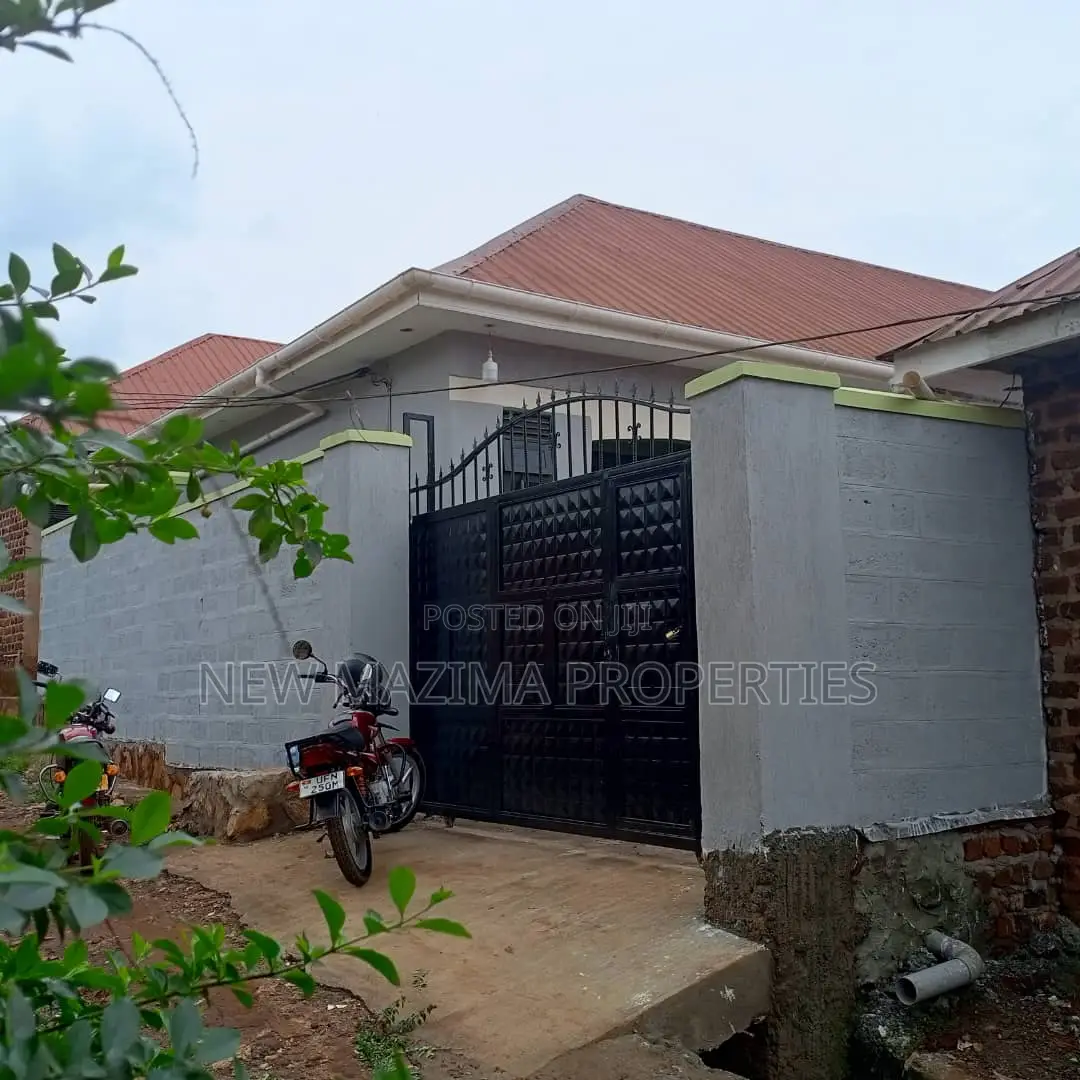 6bdrm House in Bulenga Town, Division A for sale in Division A