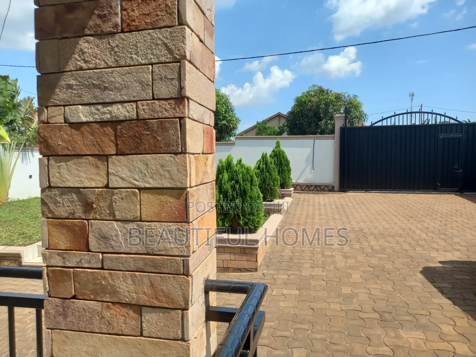Furnished 4bdrm House in Kira for sale in Kira