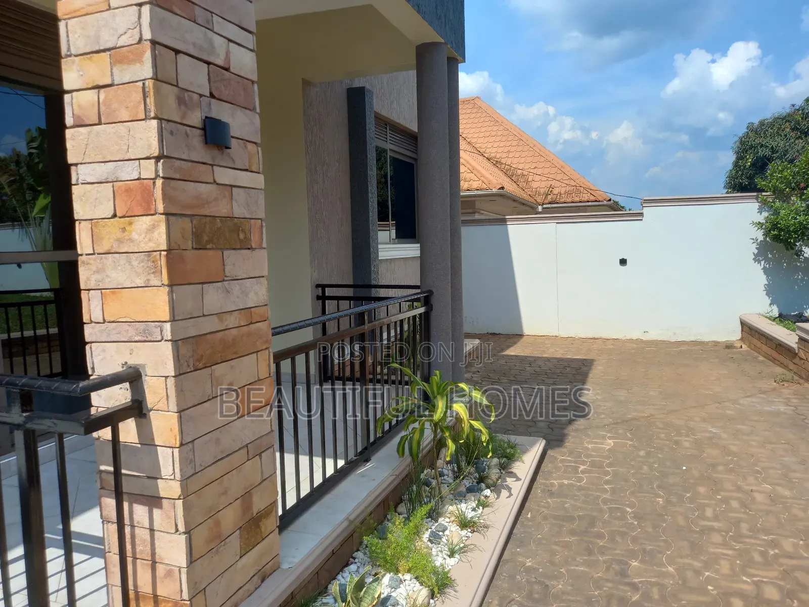 Furnished 4bdrm Bungalow in Kira for sale in Kira
