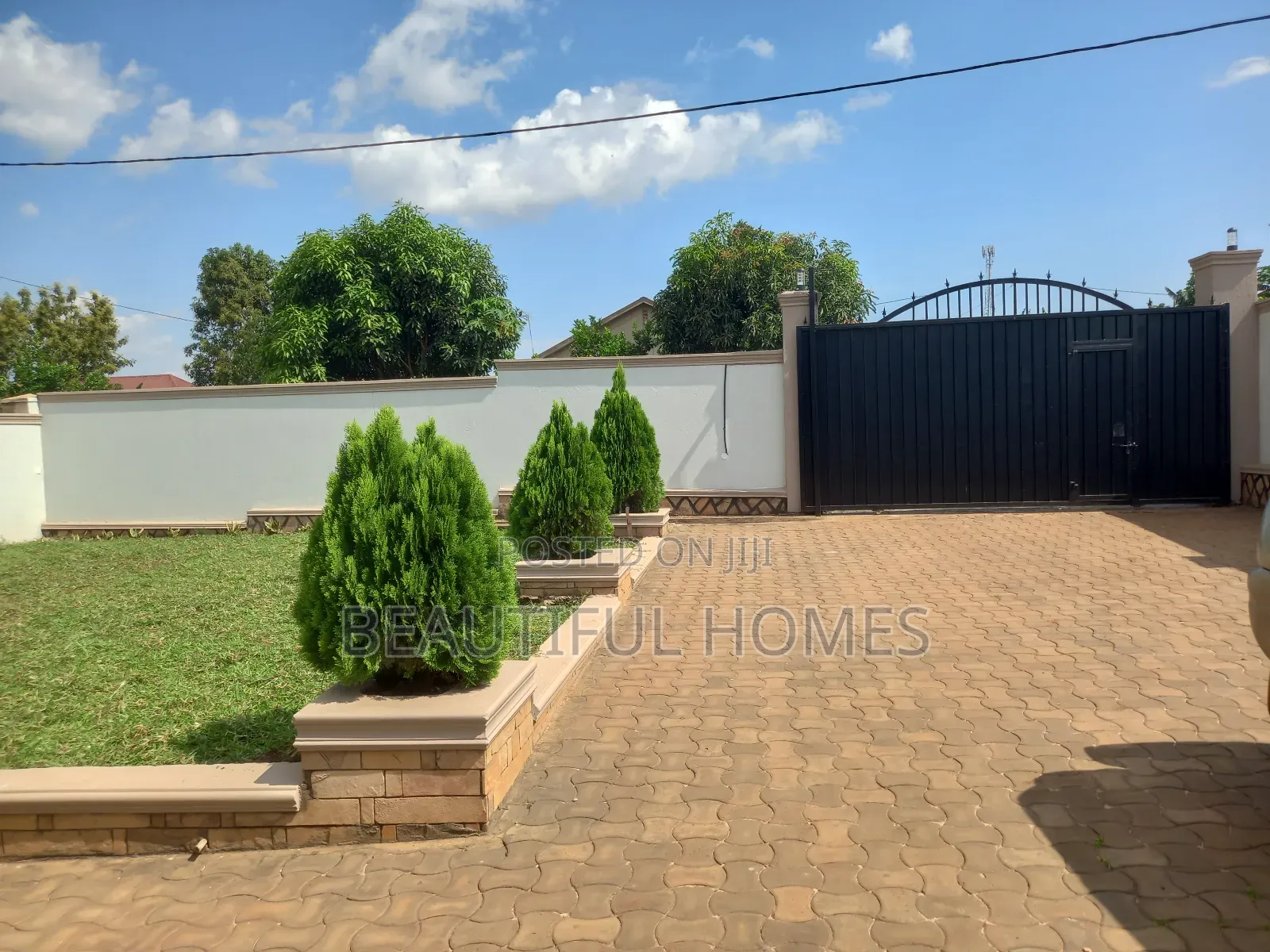 Furnished 4bdrm Bungalow in Kira for sale in Kira