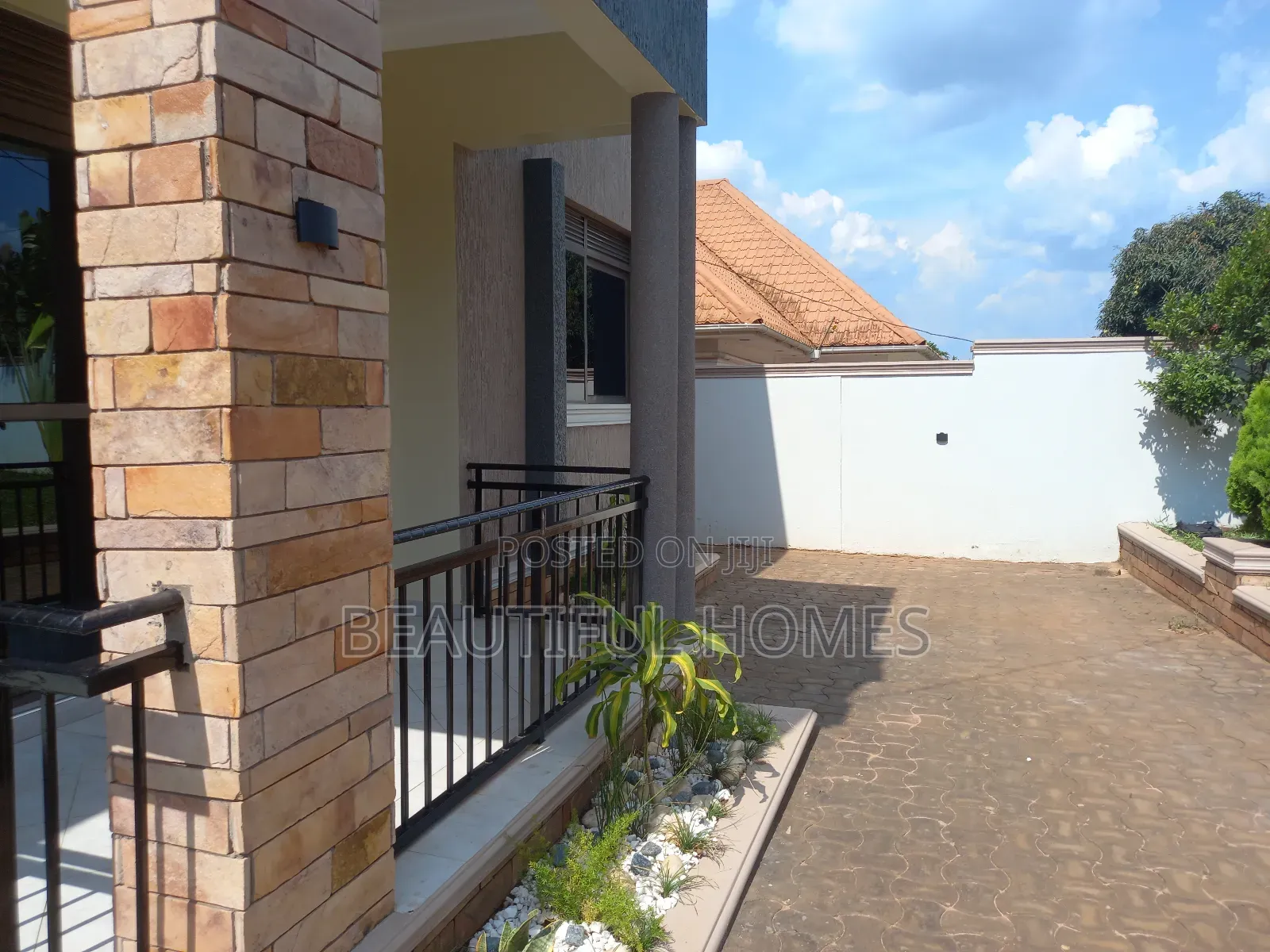 Furnished 4bdrm Bungalow in Kira for sale in Kira