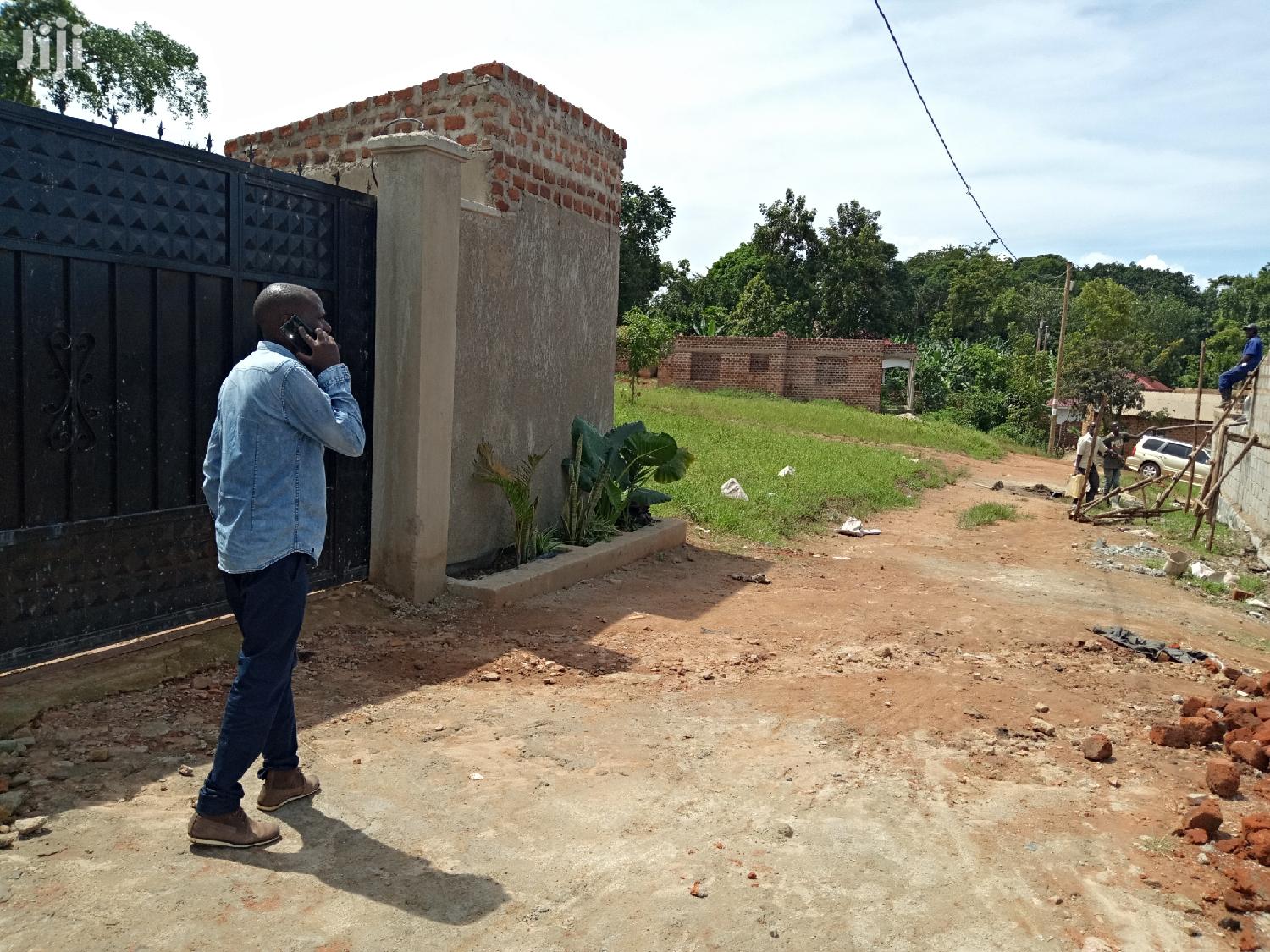 Kira Stunning Plot Near the Main Road Being Tarmacked for Quick Sell in Kampala