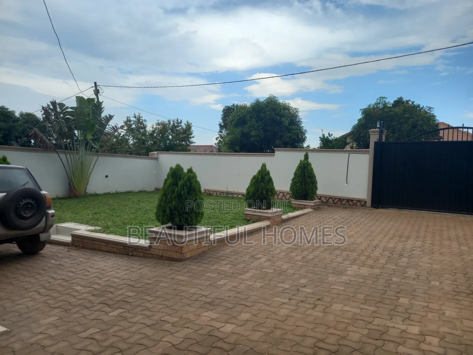 Furnished 4bdrm Villa in Kira for sale in Kira