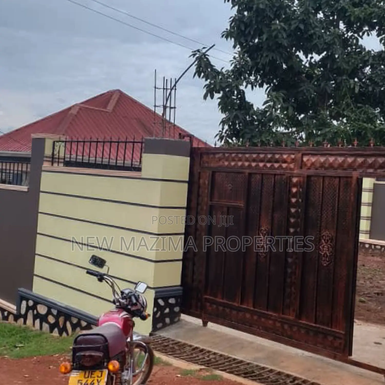 3bdrm Bungalow in Bulenga Town, Division A for sale in Division A
