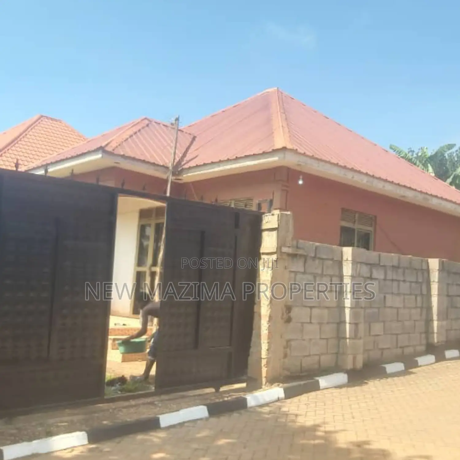 2bdrm House in Kitende Kitovu Ntebe, Division A for sale in Division A