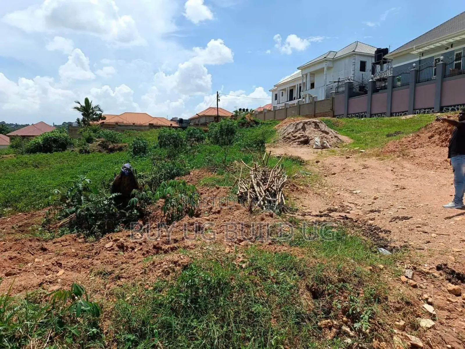 Quick Sale: Half an Acre(50 Decimals) Kira Shimoni Rd in Kira