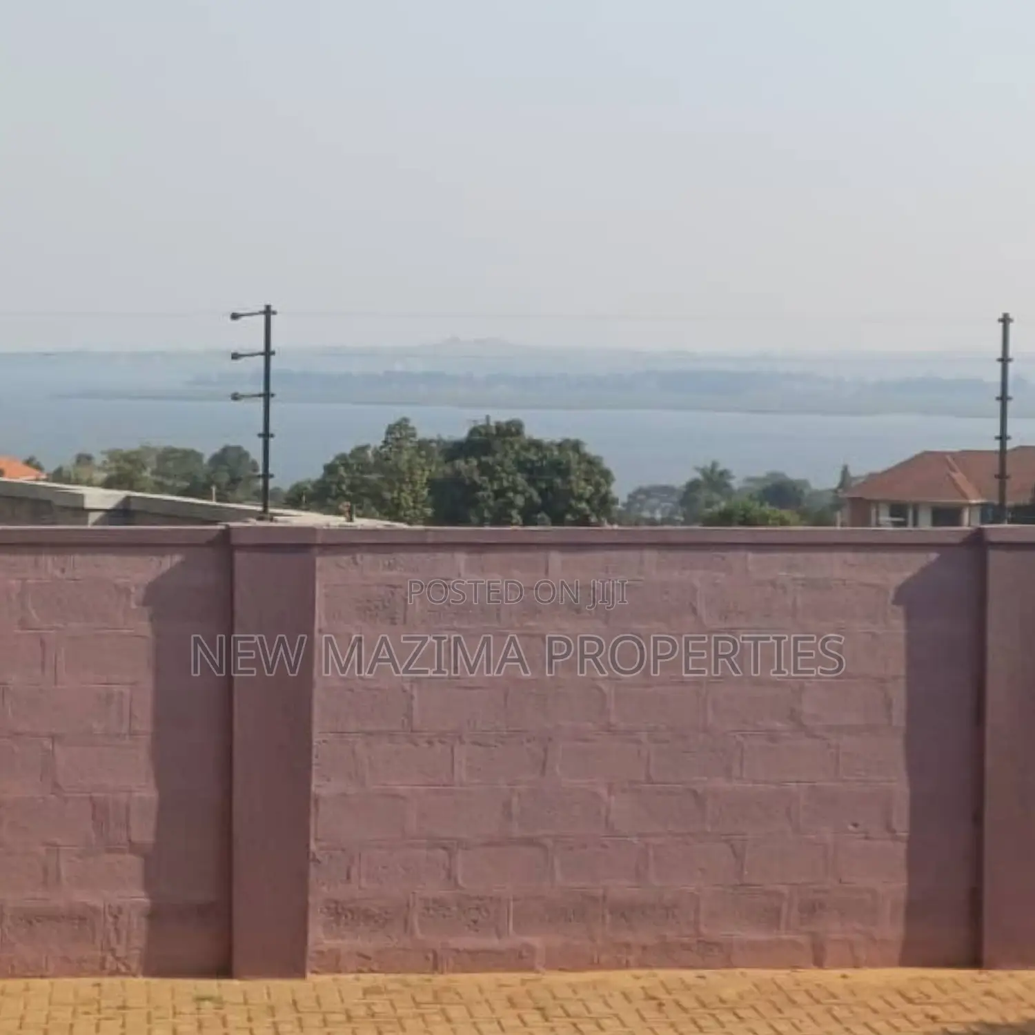 5bdrm Maisonette in Lubowa Heights, Division A for sale in Division A