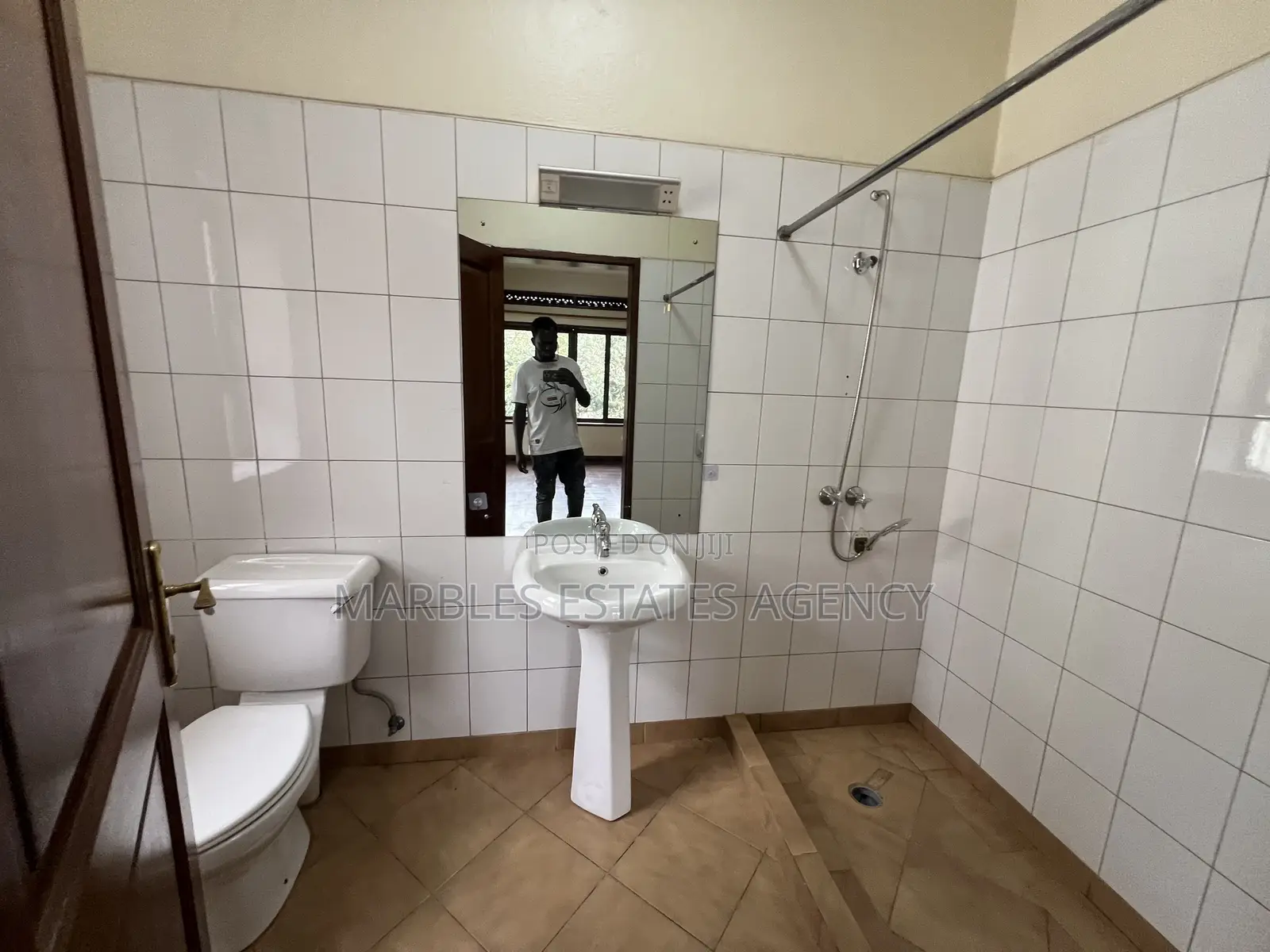 10bdrm Maisonette in Kololo, Central Division for rent in Central Division